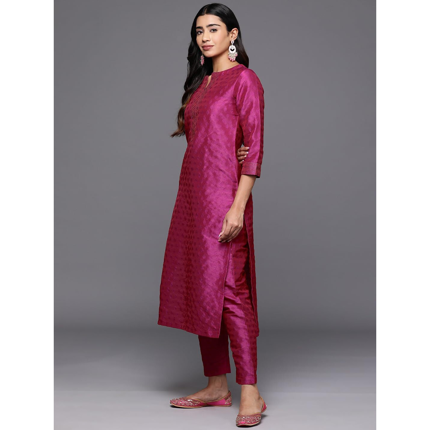 Varanga Women's Silk Blend Solid Kurta Set (Vskd32018_Vardup022_Pink