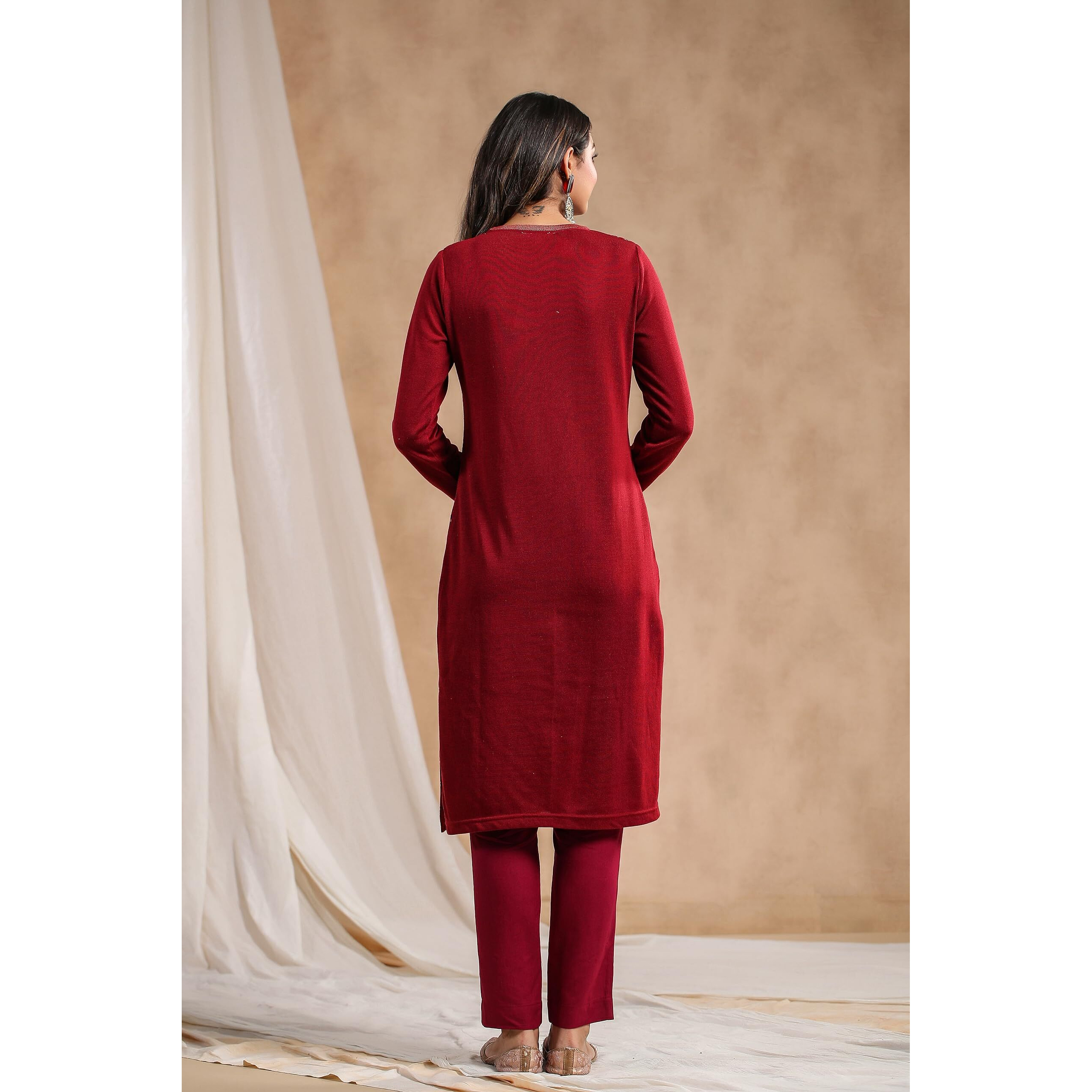 Ishin Women's Maroon Jacquard Style Geometric Pattern Straight Winterwear Kurta