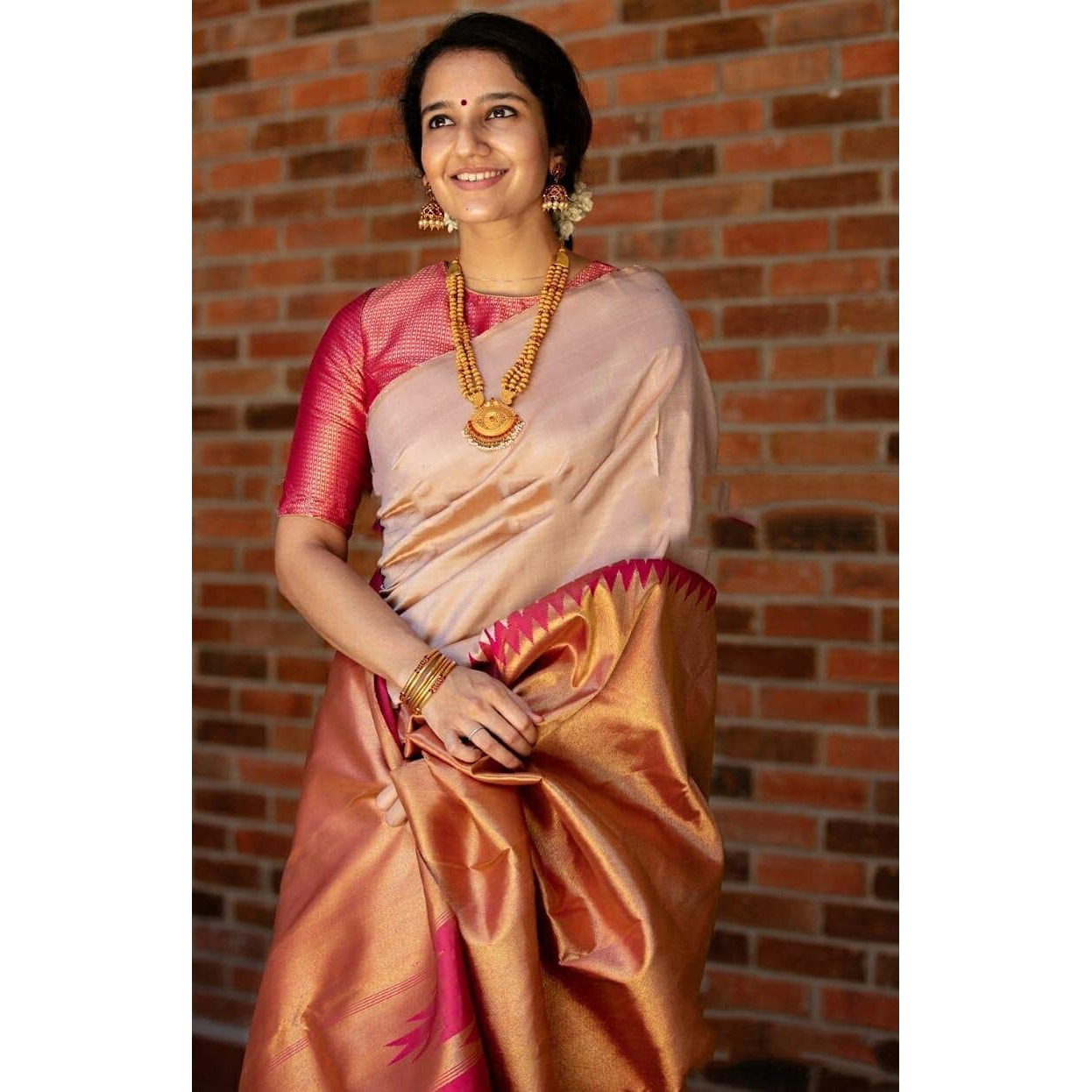 Flosive Ayn Women's Present Banarasi Soft Lichi Silk Saree Krishna Jacquard Rich Pallu Design Work Zari Woven Kanjivaram Silk Style Saree With Soft Lichi Silk Blouse Piece (Cream)