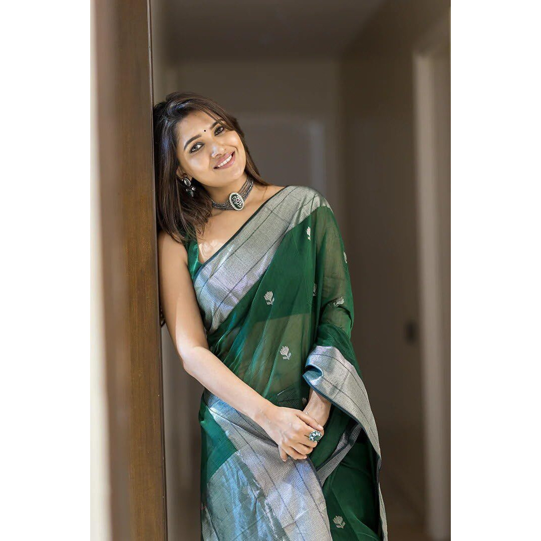 Flosive Silk Women's Mix Color & Golden Kanjivaram Wedding Saree With Blouse (Dark Green)