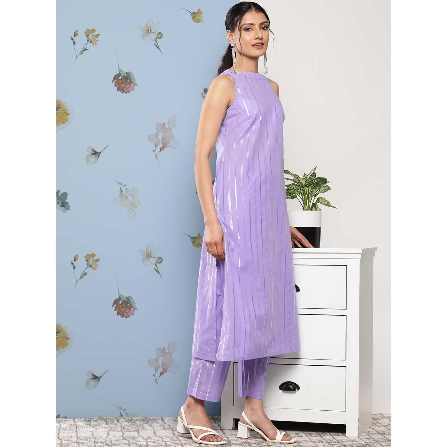 Varanga Women Lavender Lurex Kurta Set With Halter Neck