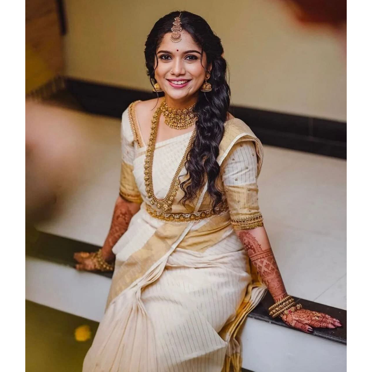 Flosive Women's Kanjivaram Pure Zari Woven Soft Silk Saree With Blouse Piece (Off White)