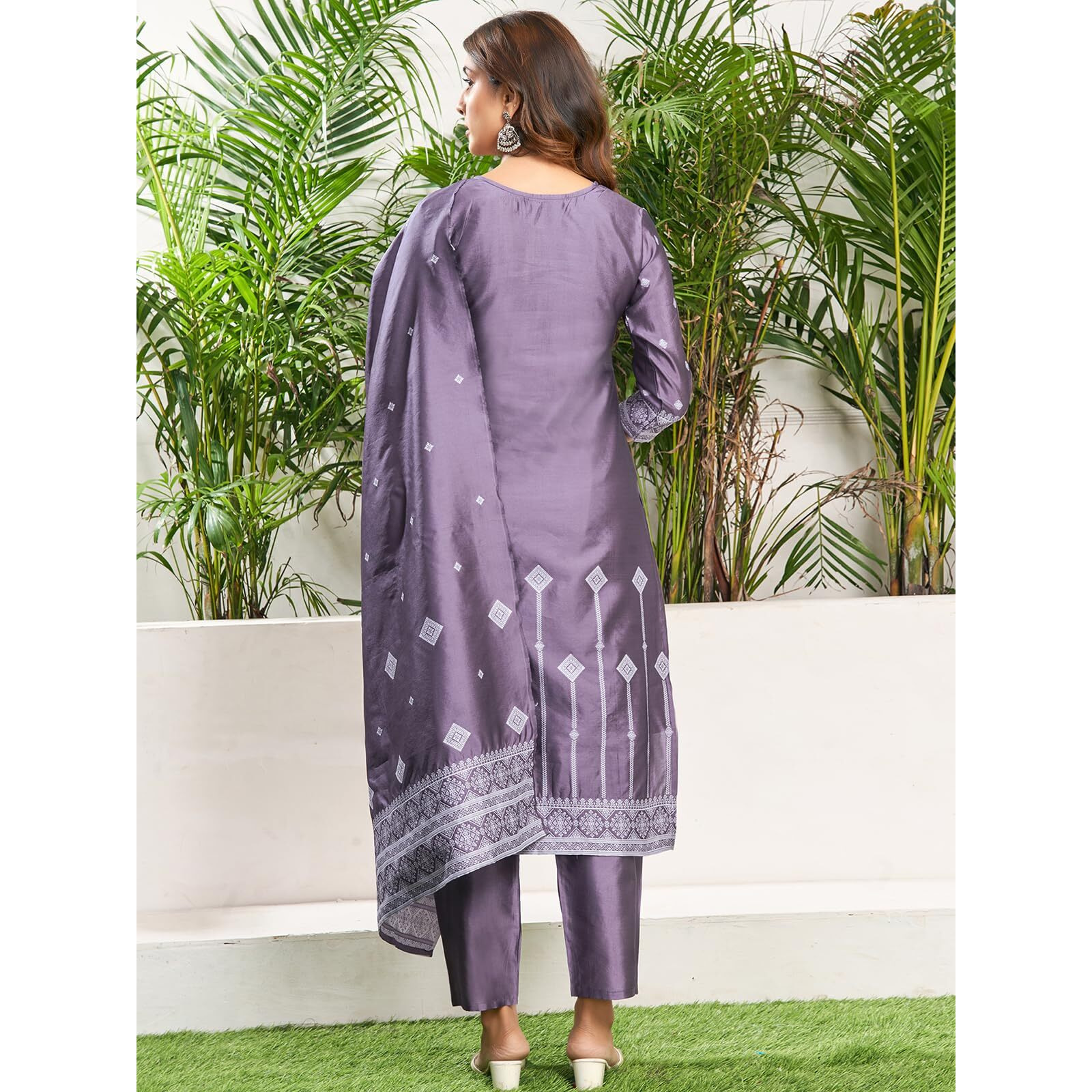 Sanisa Women's Silk Blend Jacquard Work Straight Kurta With Pant And Dupatta Set (222Kbd2355N-S_Dusty Purple & White)