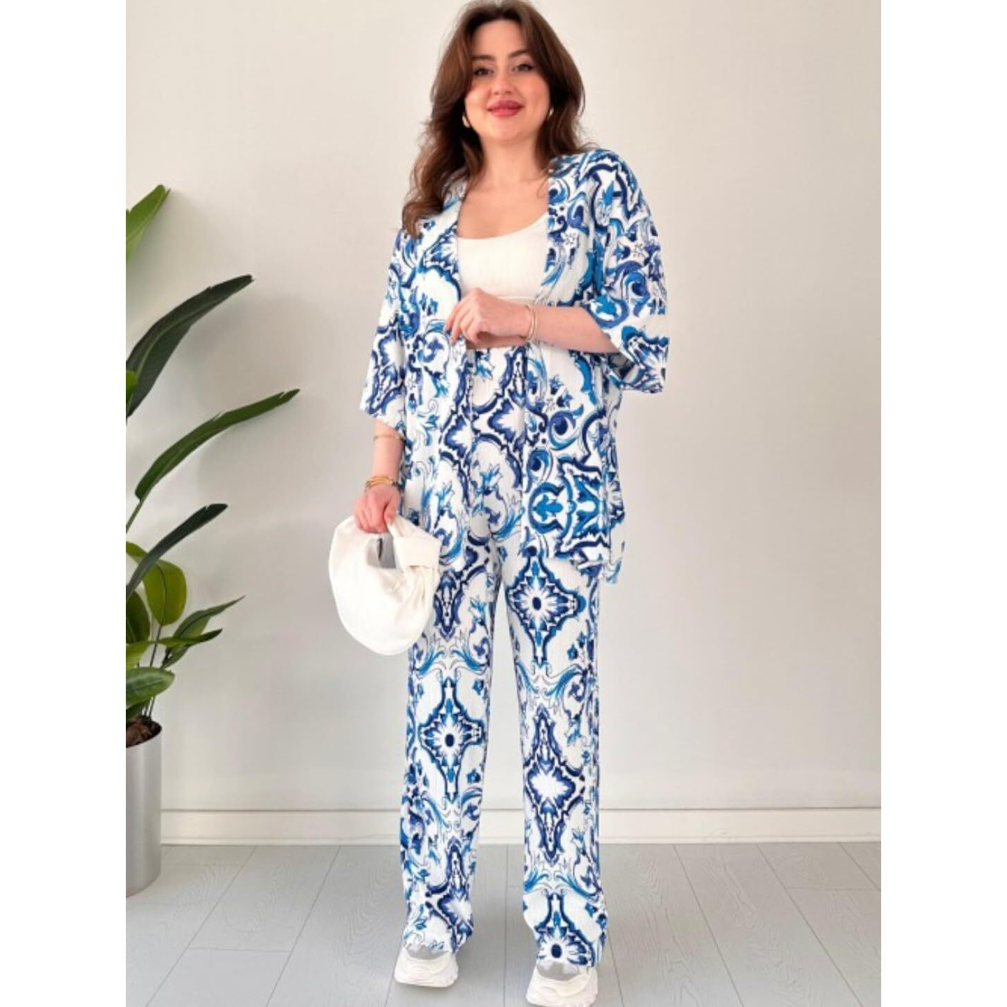 Gufrina Women's Co-Ords Set - Blue And White Baroque Print Shirt Collar Button-Down Top And Wide-Leg Pants, Rayon Fabric (Sky Blue L)