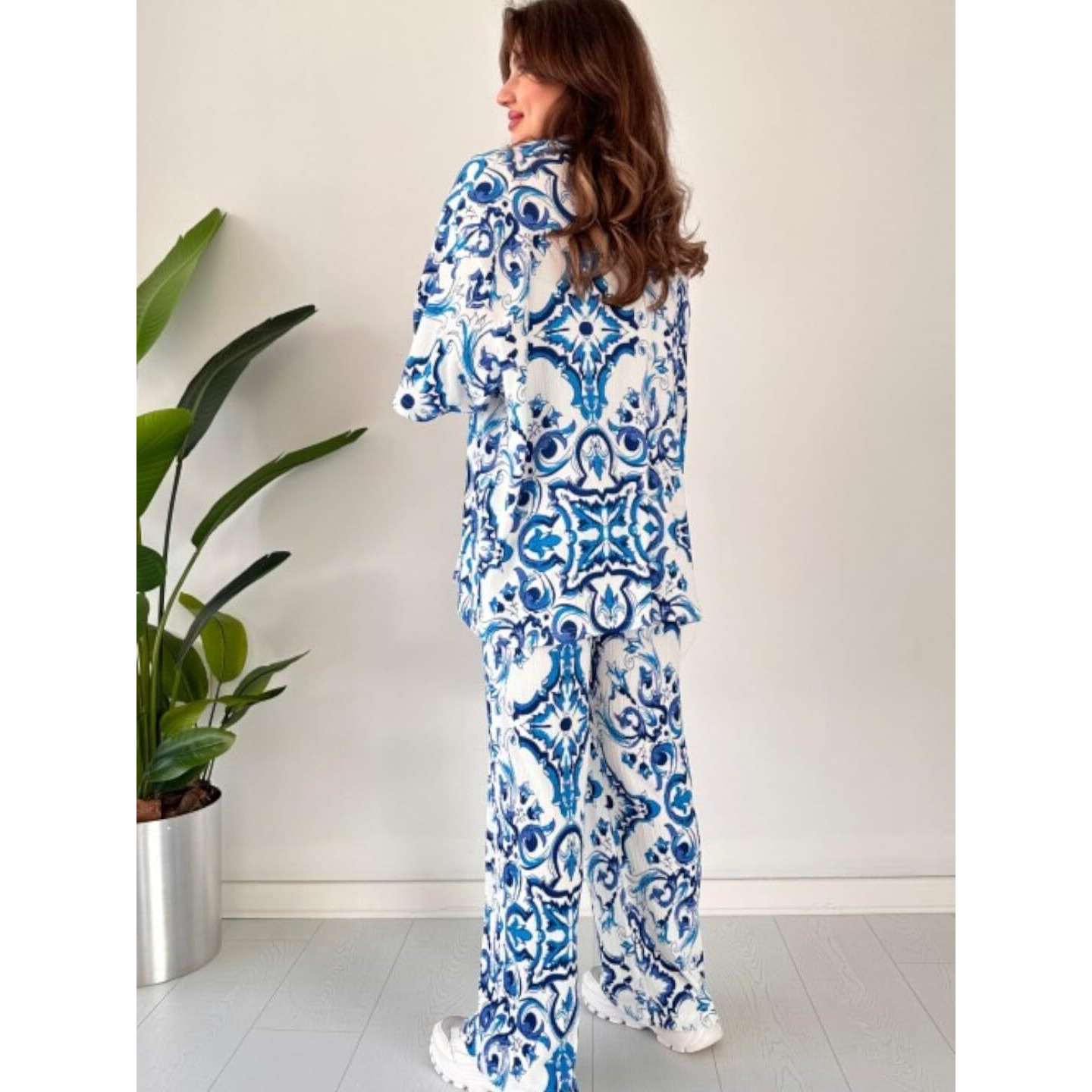 Gufrina Women's Co-Ords Set - Blue And White Baroque Print Shirt Collar Button-Down Top And Wide-Leg Pants, Rayon Fabric (Sky Blue L)