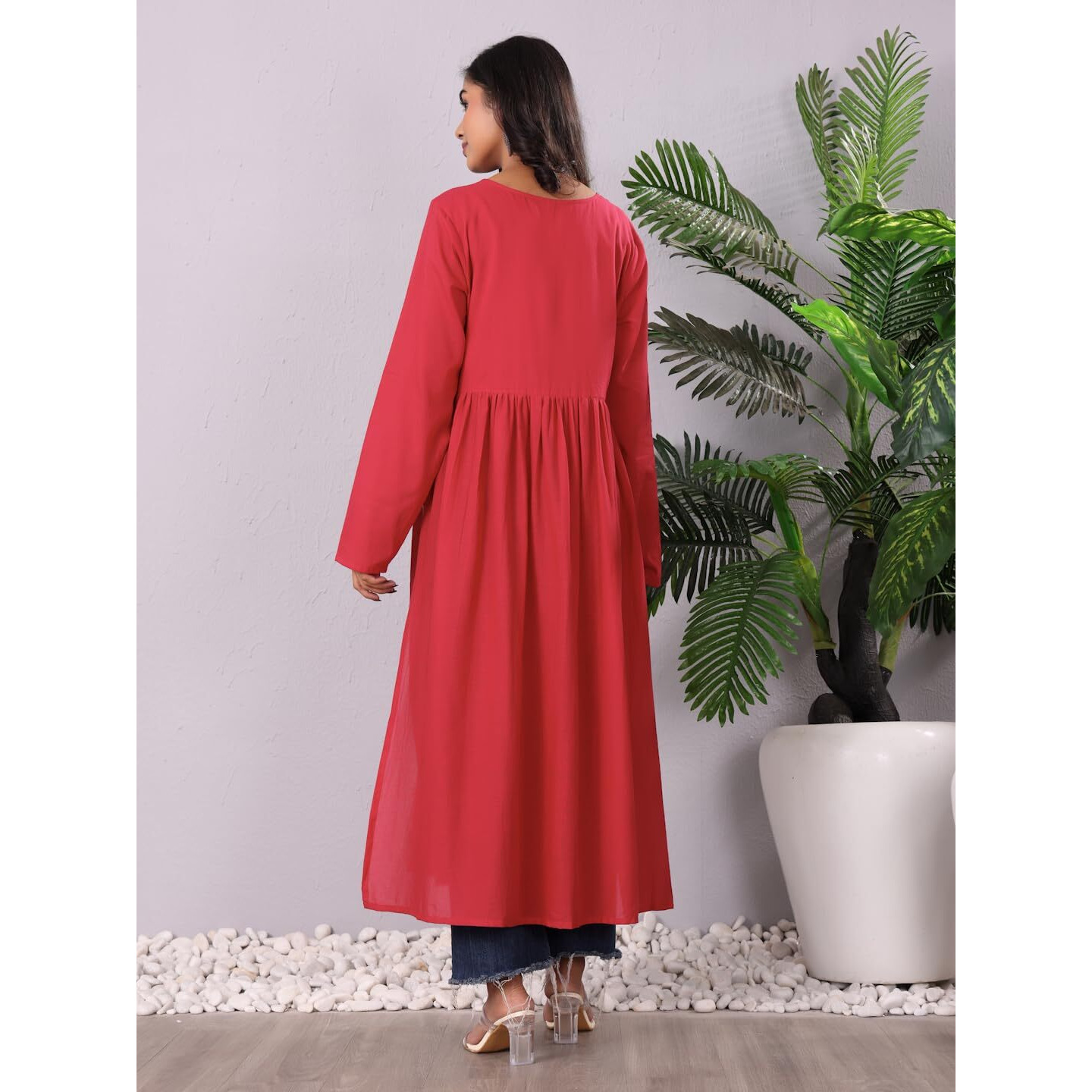 Varanga Women Thread Embroidered High Slit Kurta  Modern And Stylish Design With Intricate Detailing, Perfect For Effortless Everyday Comfort And Versatile Styling Options