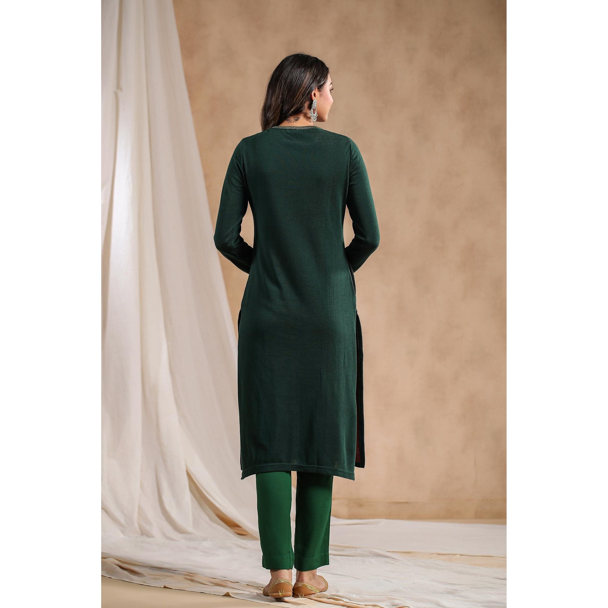 Ishin Women's Green Jacquard Style Ethnic Motifs Straight Winterwear Kurta