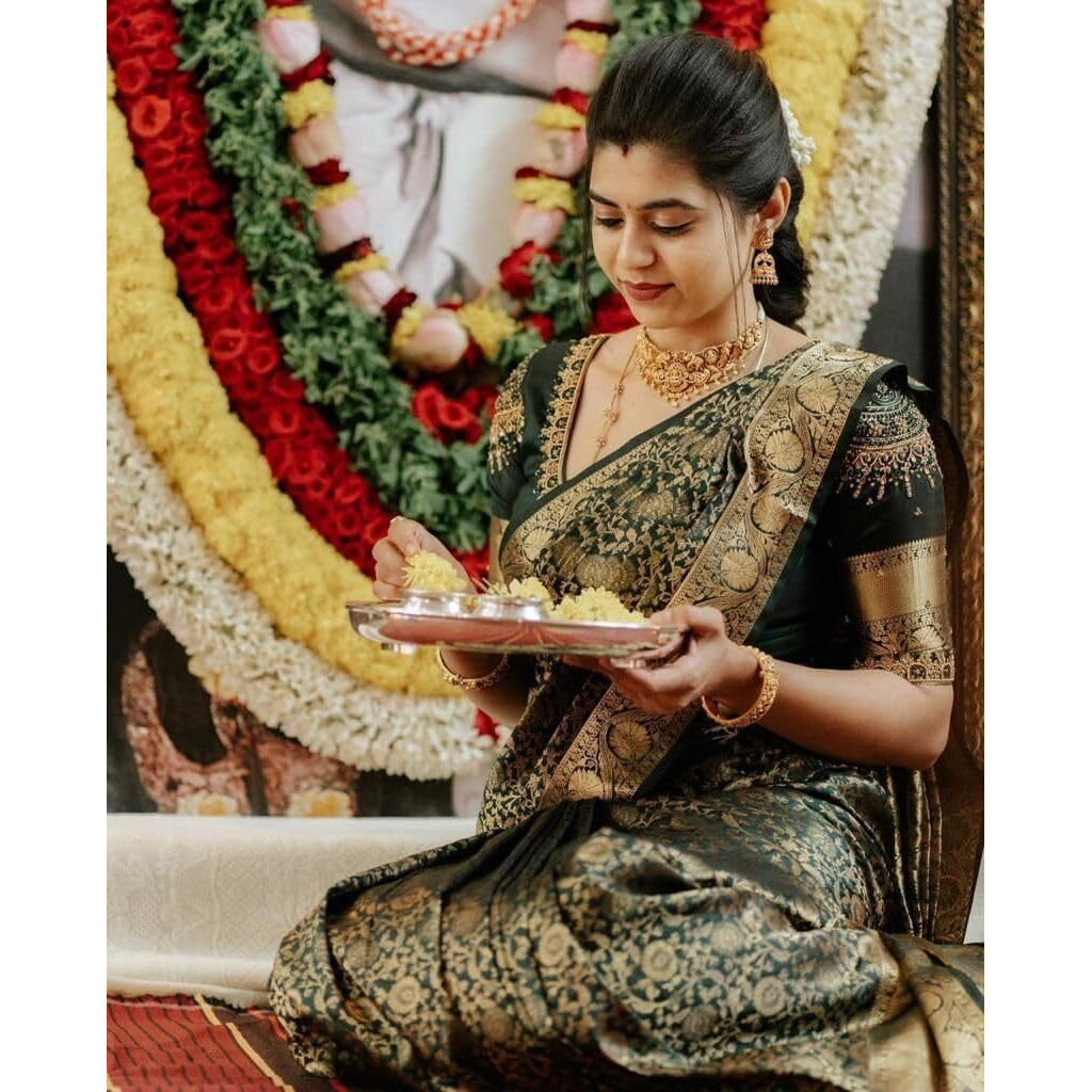 Flosive Women's Beautiful Forest Green Kanjivaram Silk Saree With Zari Weaving