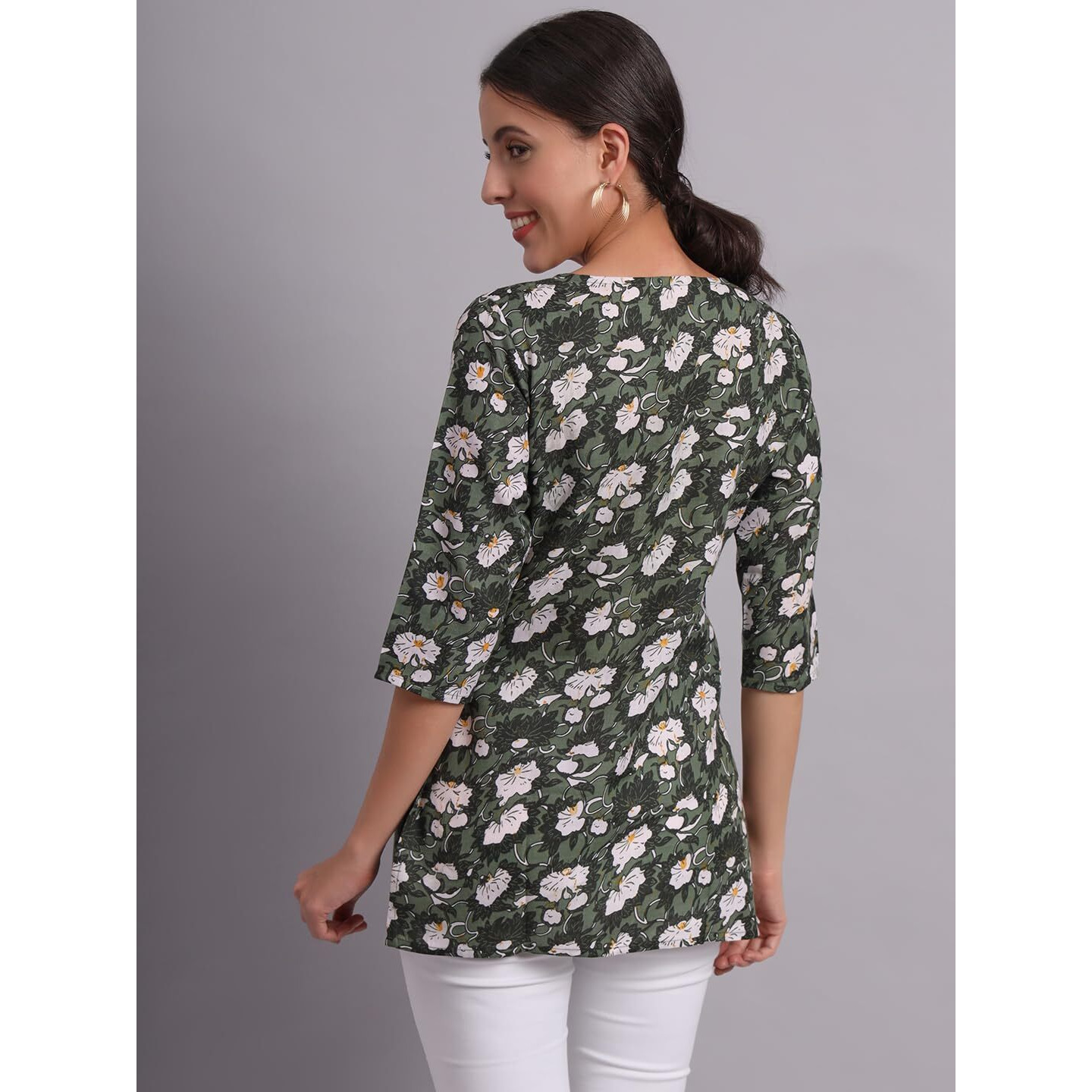 Patlani Women's Cotton Printed Short Fullstitched Kurti/Kurtas. Green