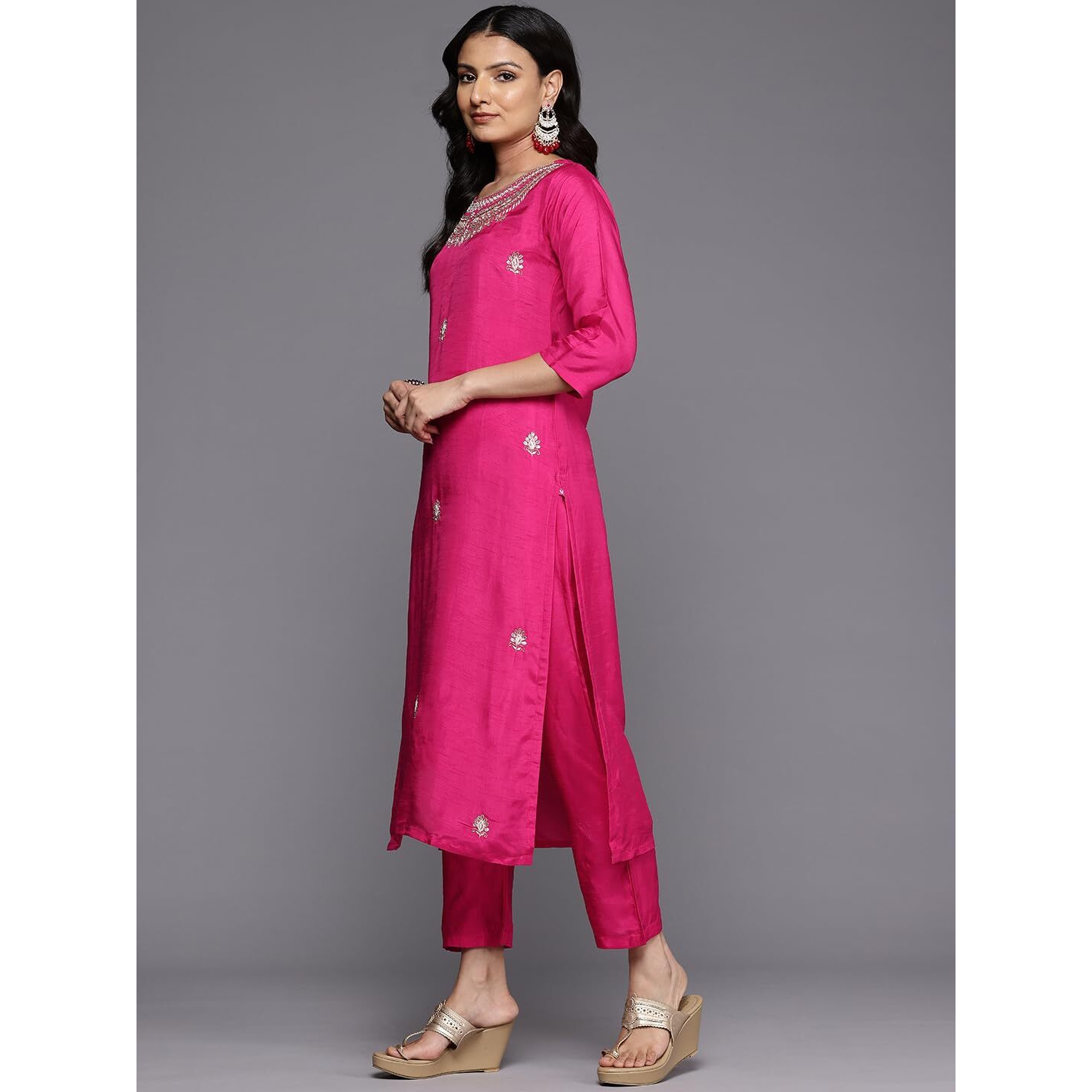 Varanga Women Pink Pure Silk Zardosi Embroidered Kurta Set With Dupatta