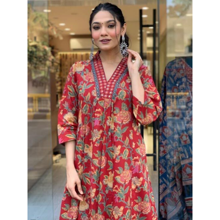 Lookmark Women's Cotton Blend Floral Printed Kurta Plazzo Set With Dupatta Suitable For Every Indian Occasion (Az-Lm-Og-Ks2171 Red-L)