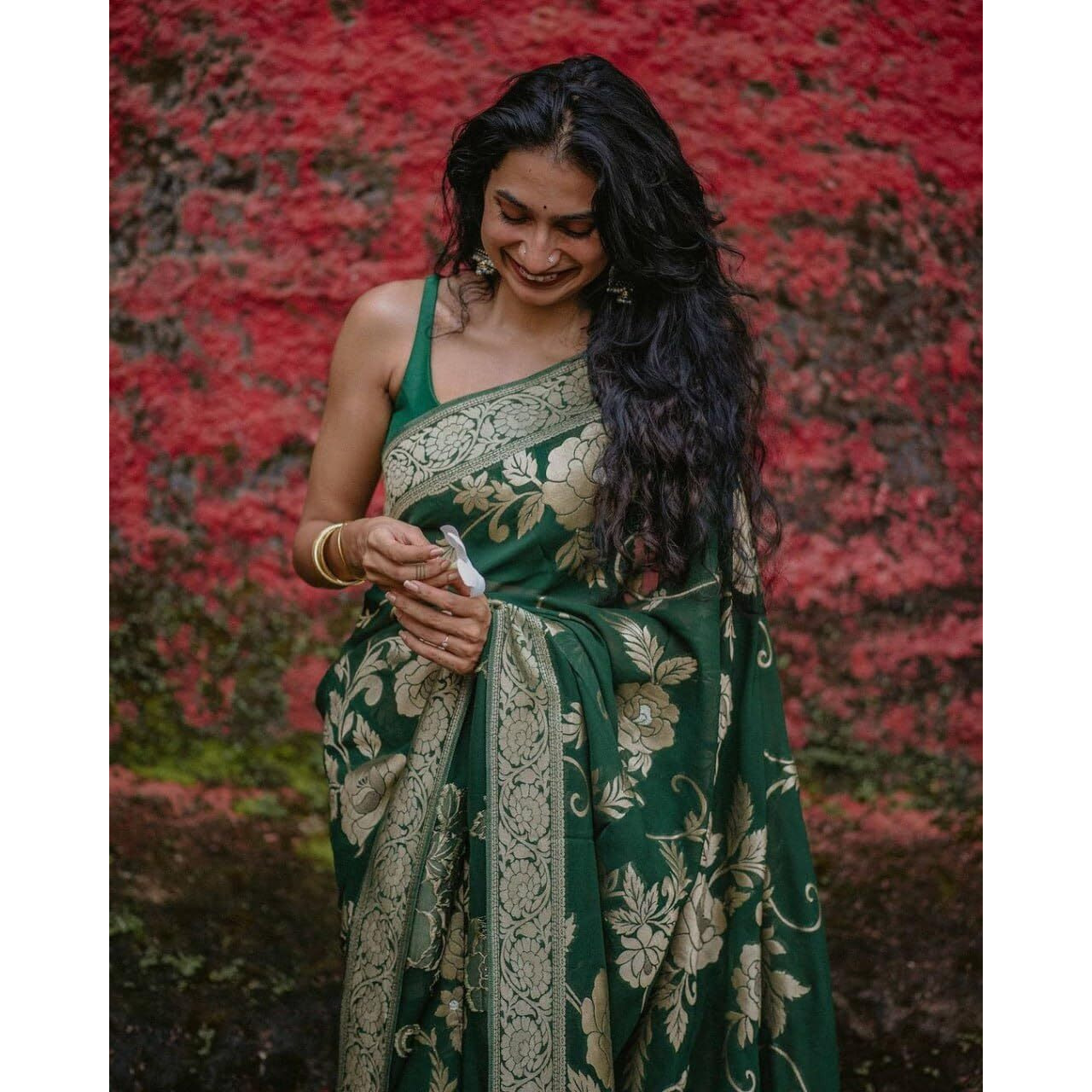 Flosive Women's Basil Green & Golden Zari Woven Kanjivaram Saree With Blouse