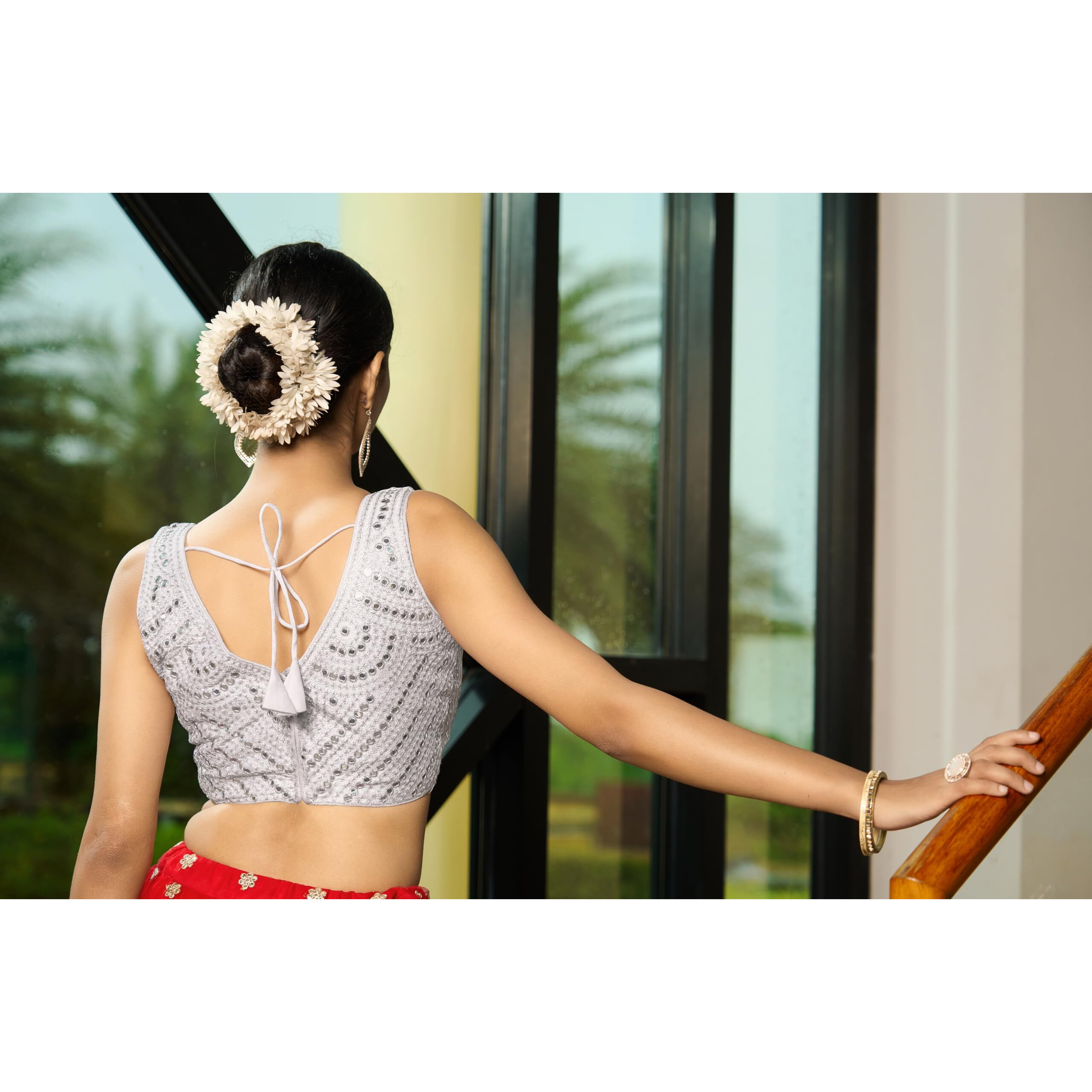 Pujia Mills Fancy Women's Foil Mirror And Thread Zari Work Sweetheart Neck Silk Sleeveless Blouse (Pc Bindi Foil Parent) (White-Silver Zari, 34)