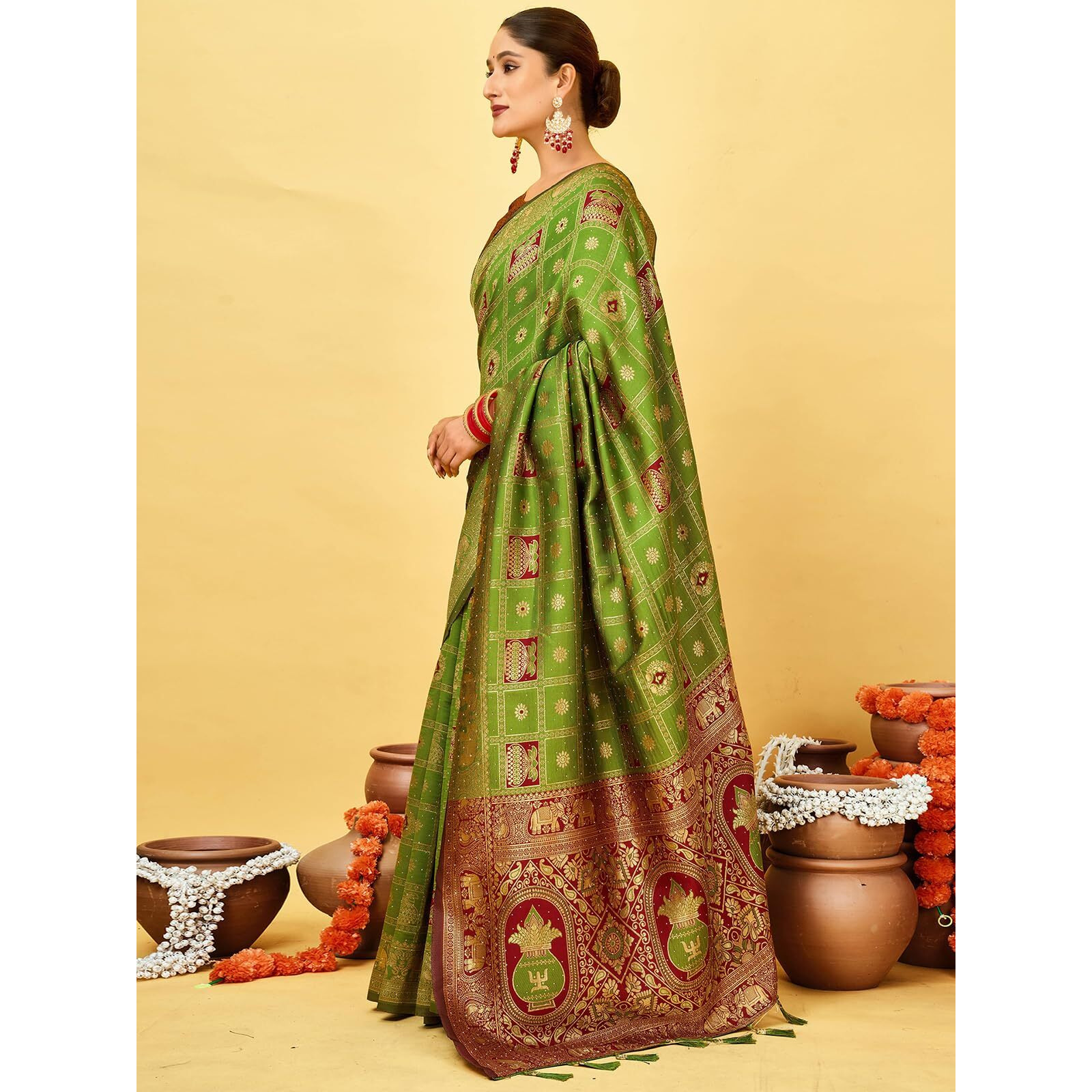 Satrani Women's Banarasi Silk Weaving Stone Work Saree With Unstitched Blouse Piece (4245S6699N_Green)