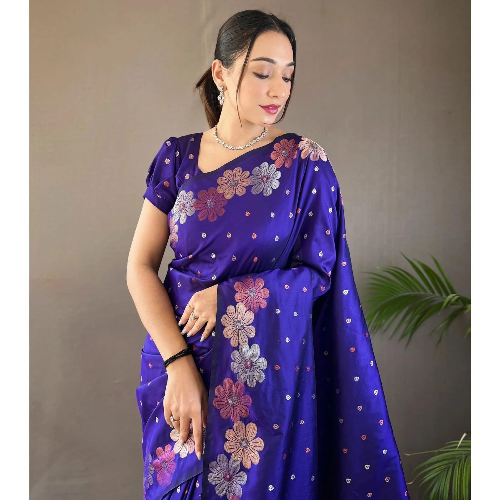 Flosive Women's Woven Kanjivaram Wedding Saree With Blouse And Zari Border (Blue)