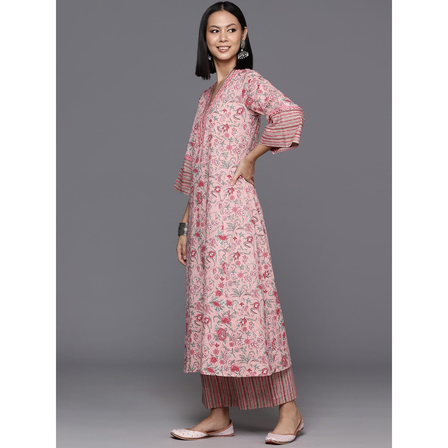 Varanga Women V Neck Collar Kurta Paired With Tonal Dupatta And Tonal Bottom.