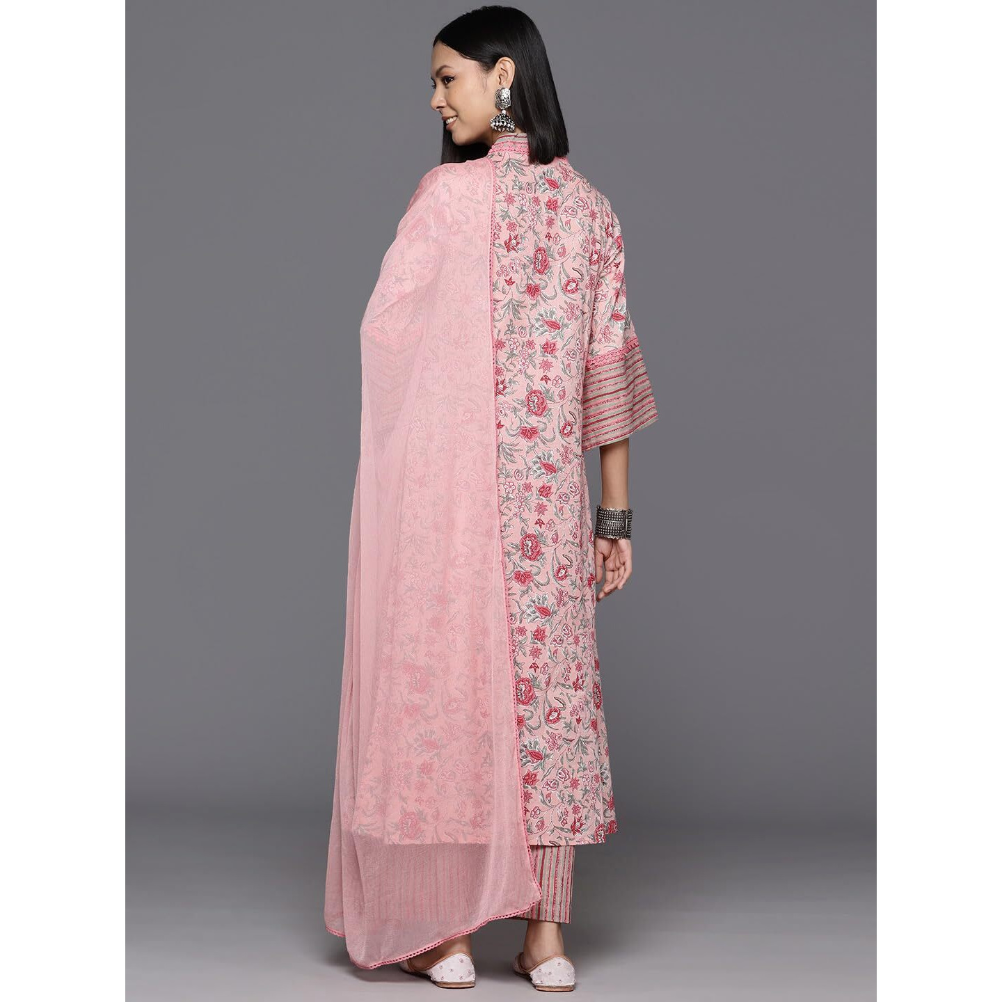 Varanga Women V Neck Collar Kurta Paired With Tonal Dupatta And Tonal Bottom.