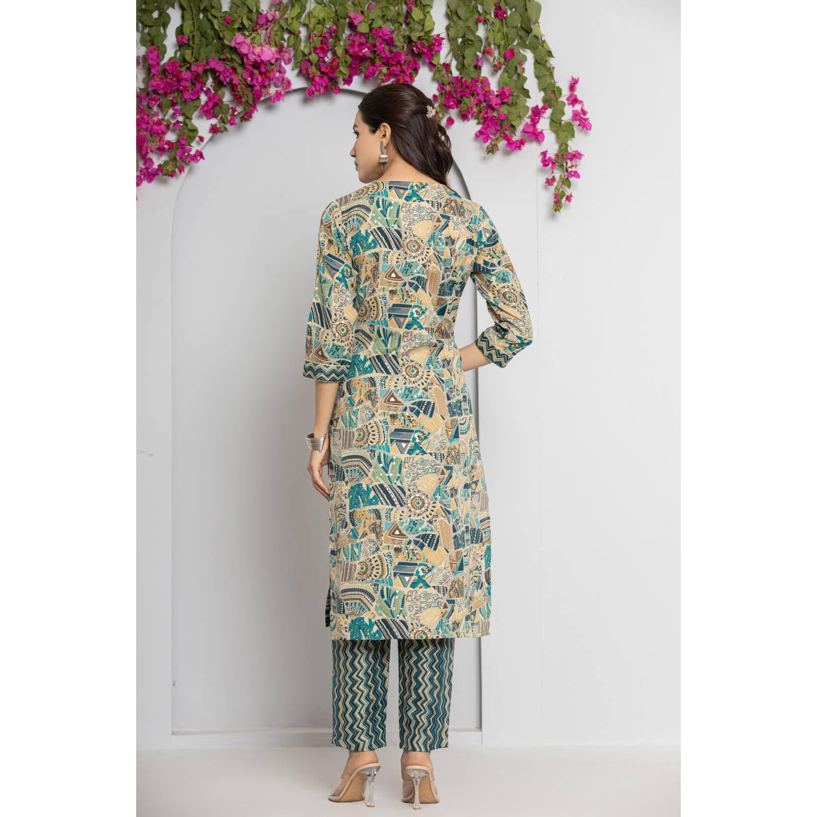 Varanga Women Blue V Neck Abstract Printed Kurta Paired With Bottom And Dupatta