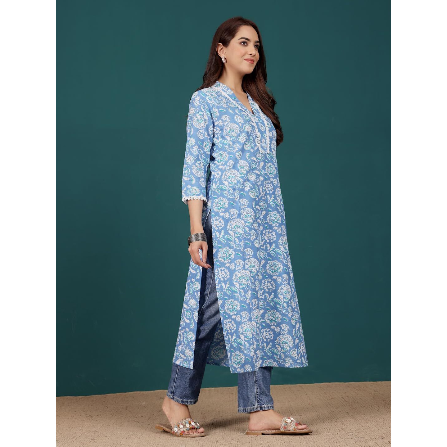 Varanga Women Floral Printed V Neck Kurta Blue