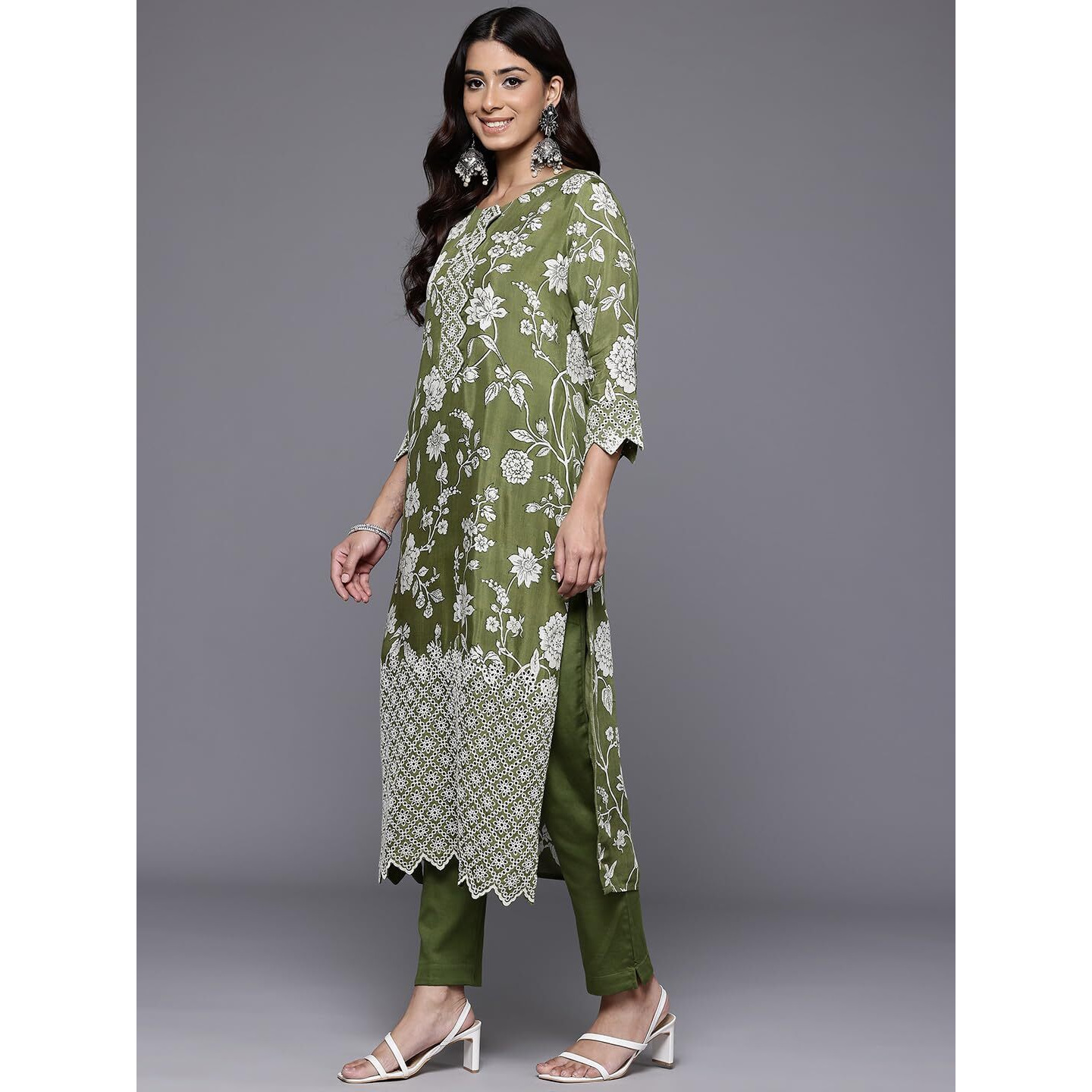 Varanga Women Green Floral Printed Shiffly Work Kurta Paired With Bottom And Dupatta