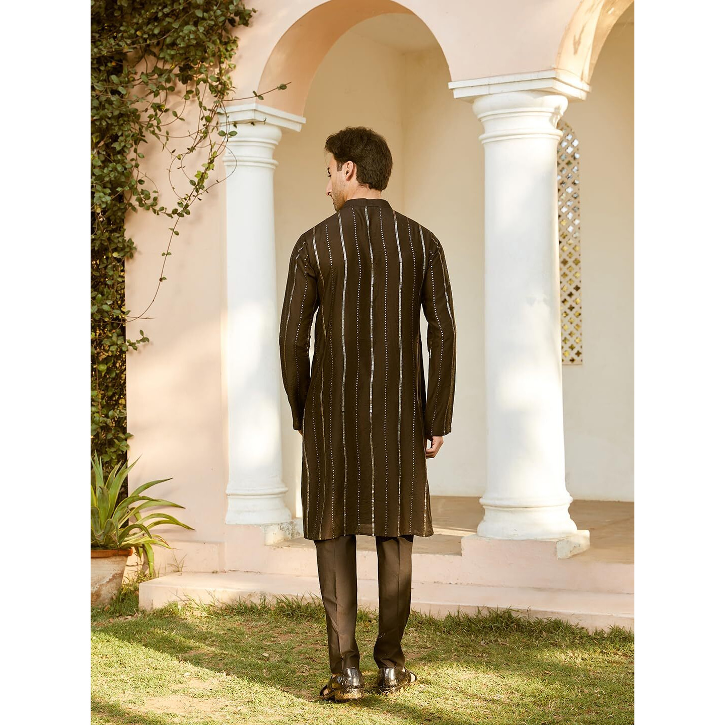 See Designs Men Full Sleeve Black And Gold Chanderi Silk Sequins Mandarin Collar Side Slit Kurta - Sd2Kt_2435Xxl