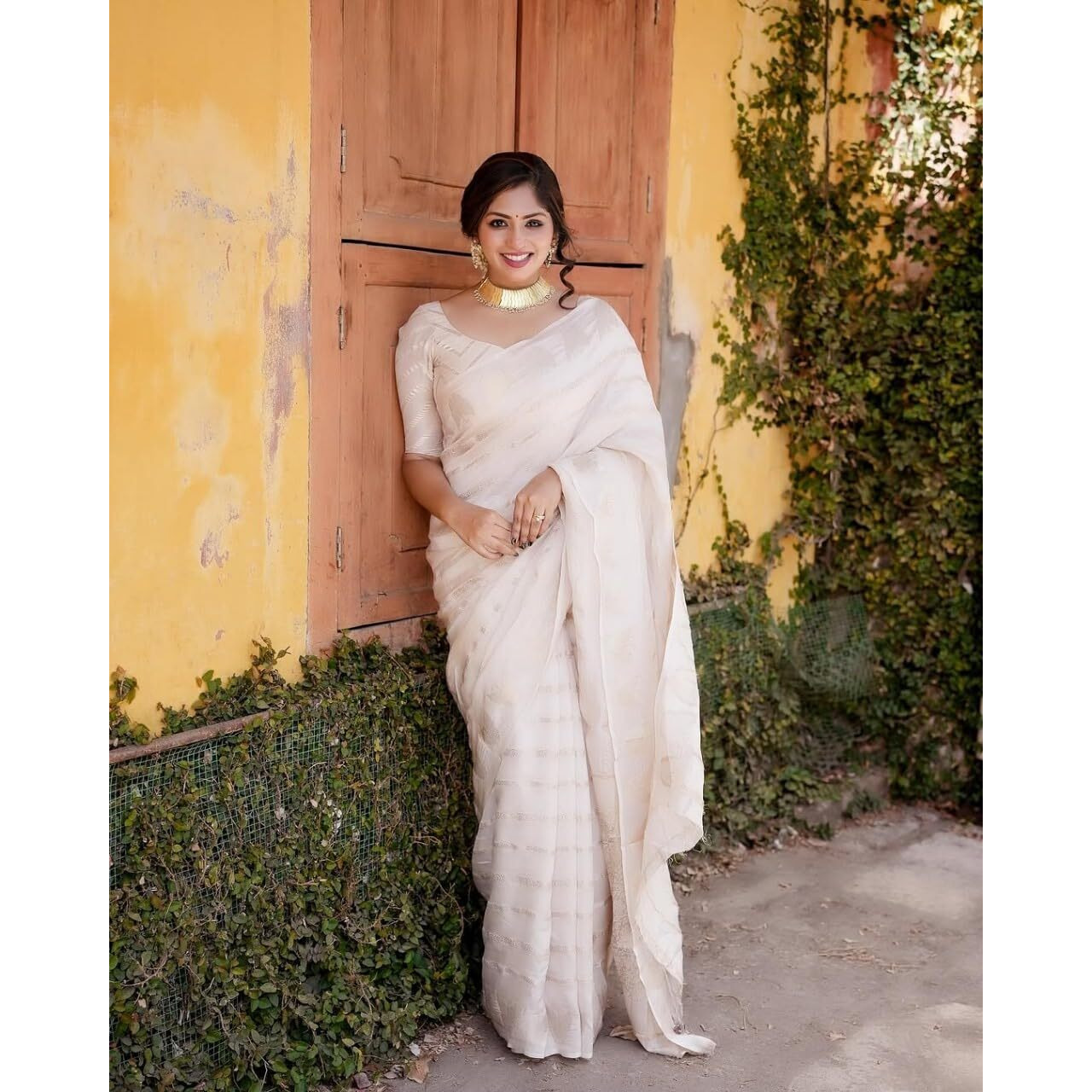 Flosive Women's Beautiful Soft Silk Saree With Zari Weaving With Blouse Piece (Off White)