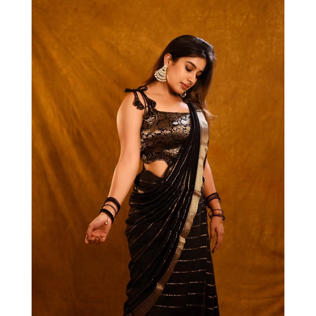 Flosive Women's Beautiful Hot Shine Kanjivaram Wedding Saree With Fancy Blouse (Black)