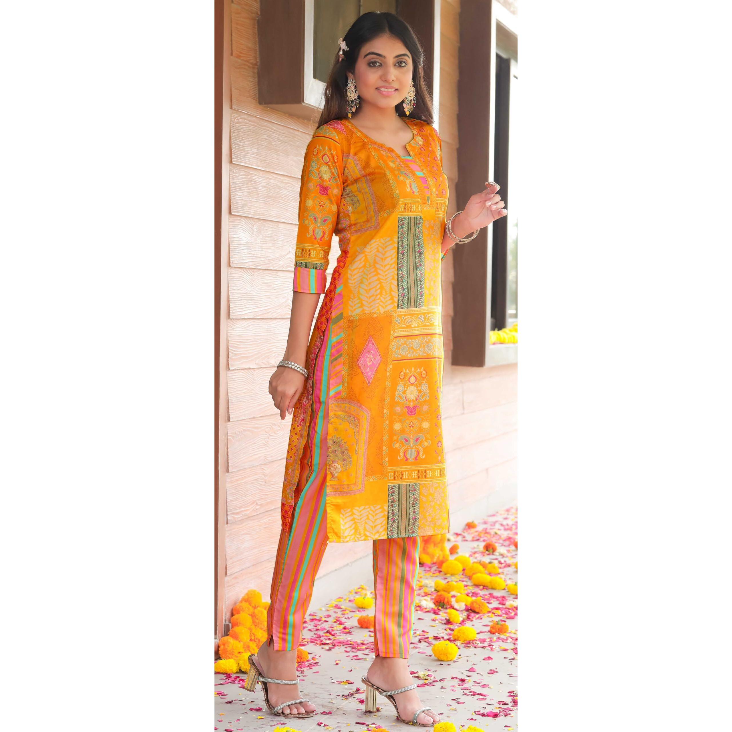 Sugathari Women's Dress Yellow Round Neck Salwar Suit Set For Women (Salwarsuit 100 Yellow L)
