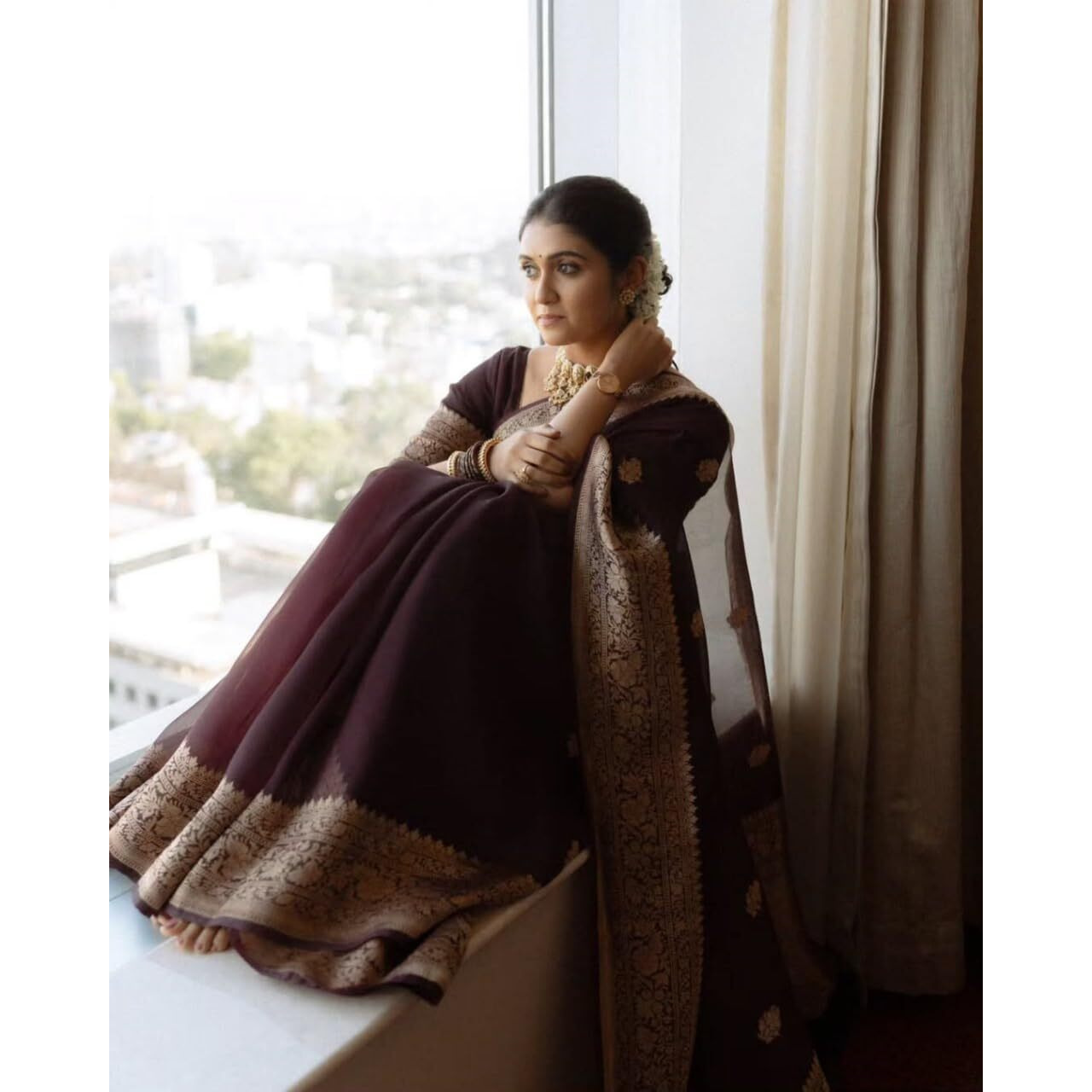 Flosive Women's Beautiful Soft Silk Saree With Zari Weaving With Blouse Piece (Coffee)