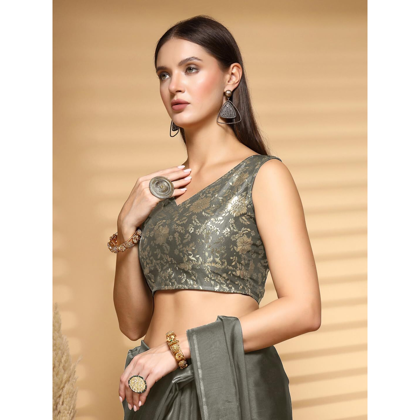 Oomph Readymade Blouse For Women, Brocade, Sleeveless, V-Neck, Rbbl710