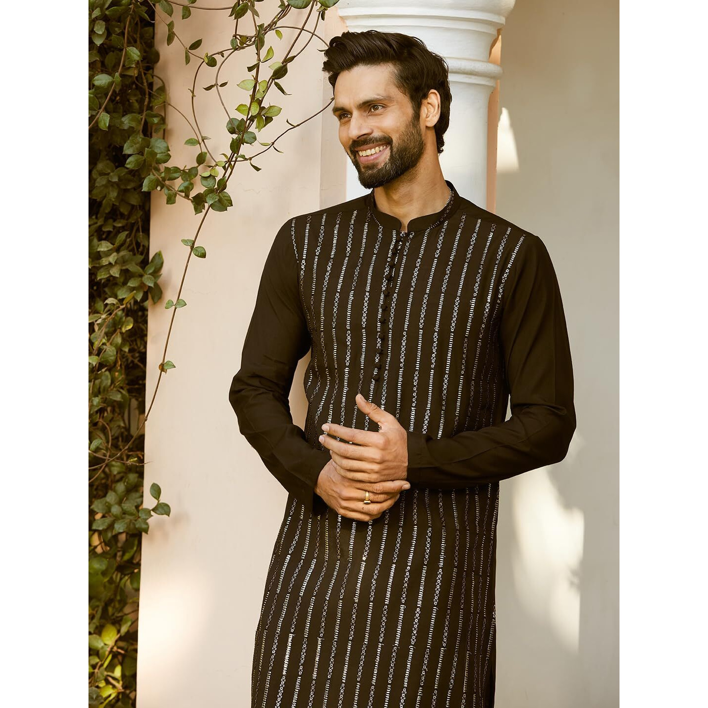 See Designs Men Full Sleeve Black And Gold Chanderi Silk Sequins Mandarin Collar Side Slit Kurta With Pyjama - Sdkt242701Xxl