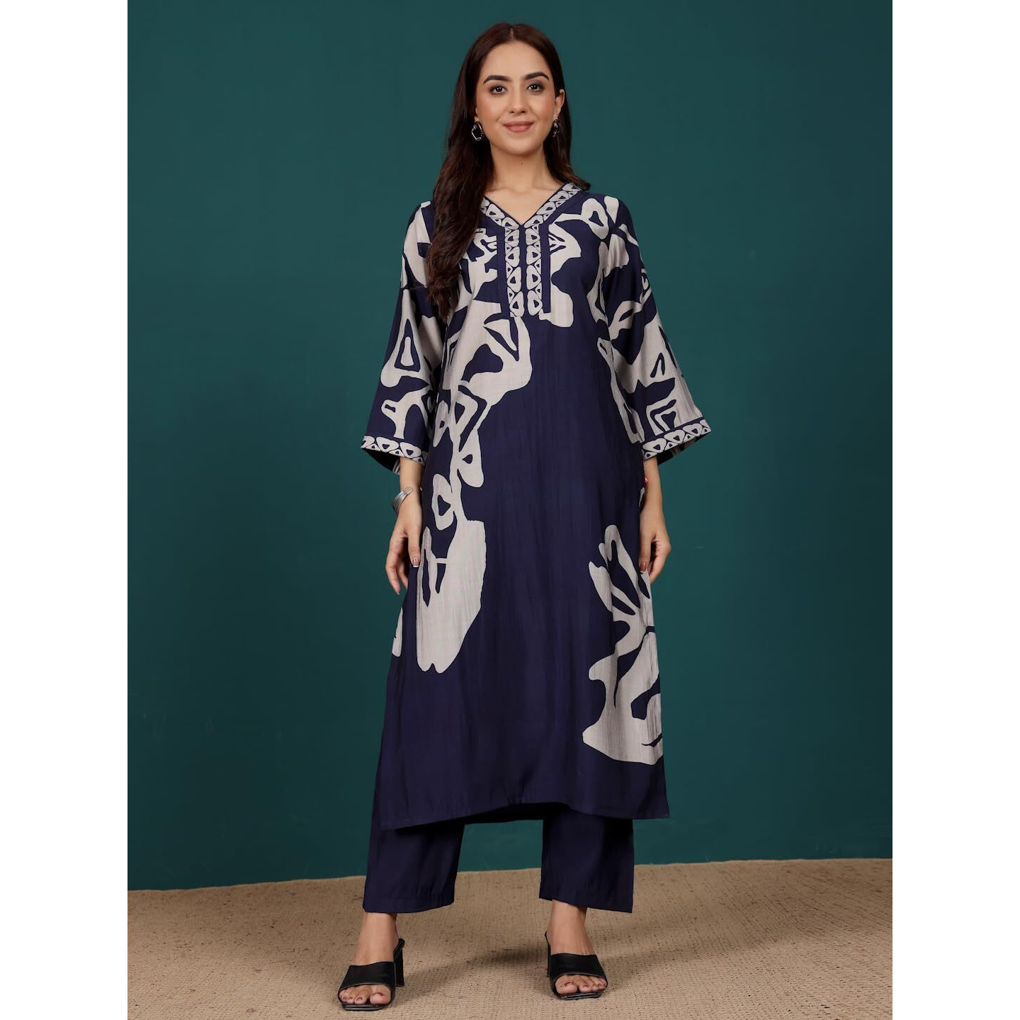 Varanga Women Abstract Printed V Neck Flared Sleeve Kurta With Trouser