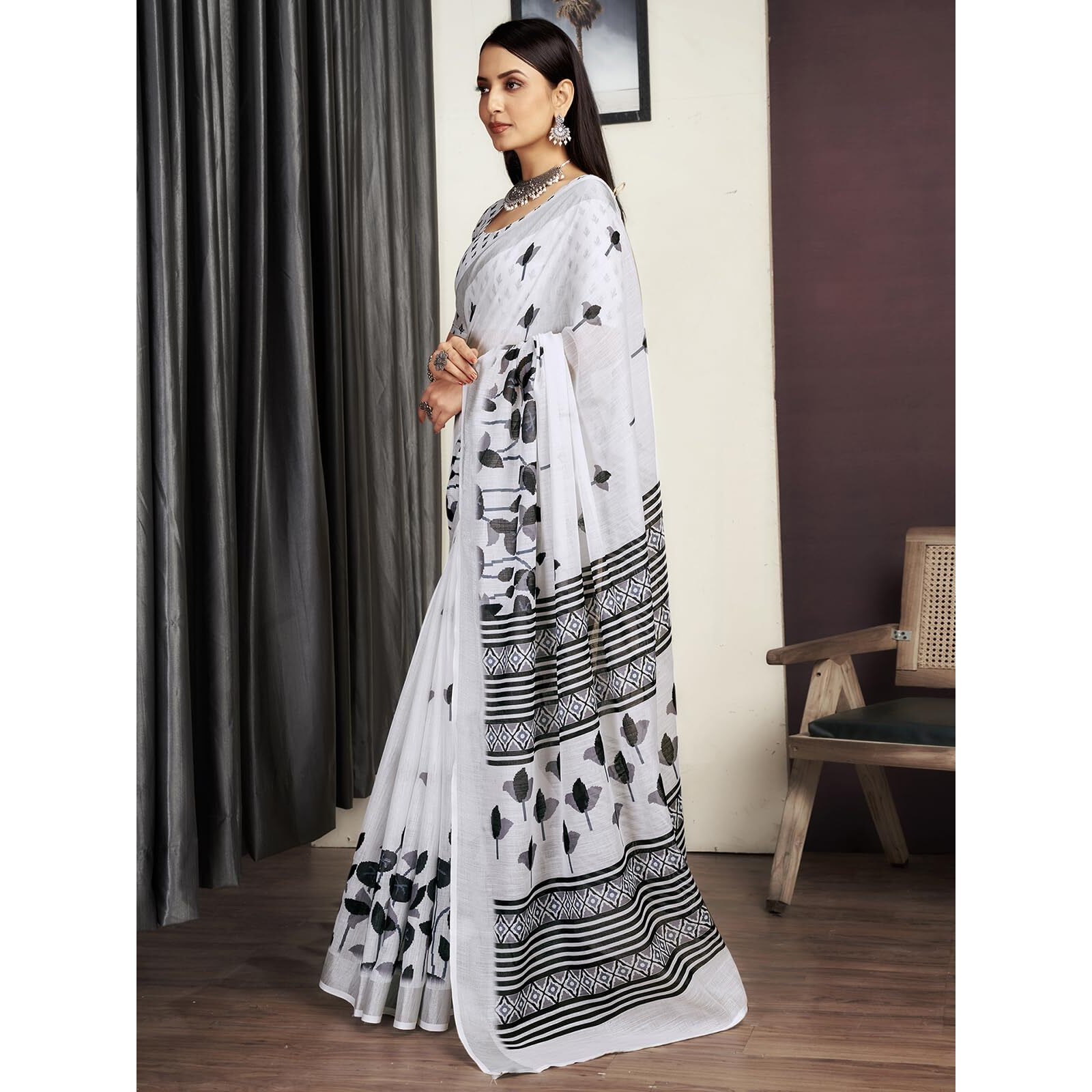 Satrani Women's Floral Printed & Zari Stripe Border Cotton Blend Saree (3998S108N_White & Black)