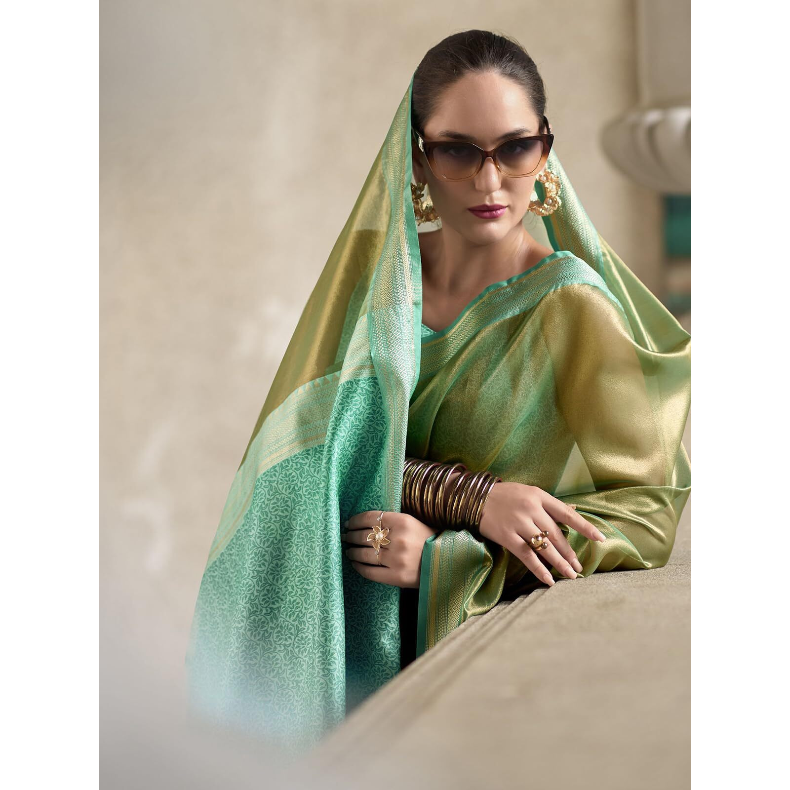 Satrani Women's Jacquard & Tassels (Dual Tone) Silk Blend Saree (3983S1767N_Teal Green & Golden)
