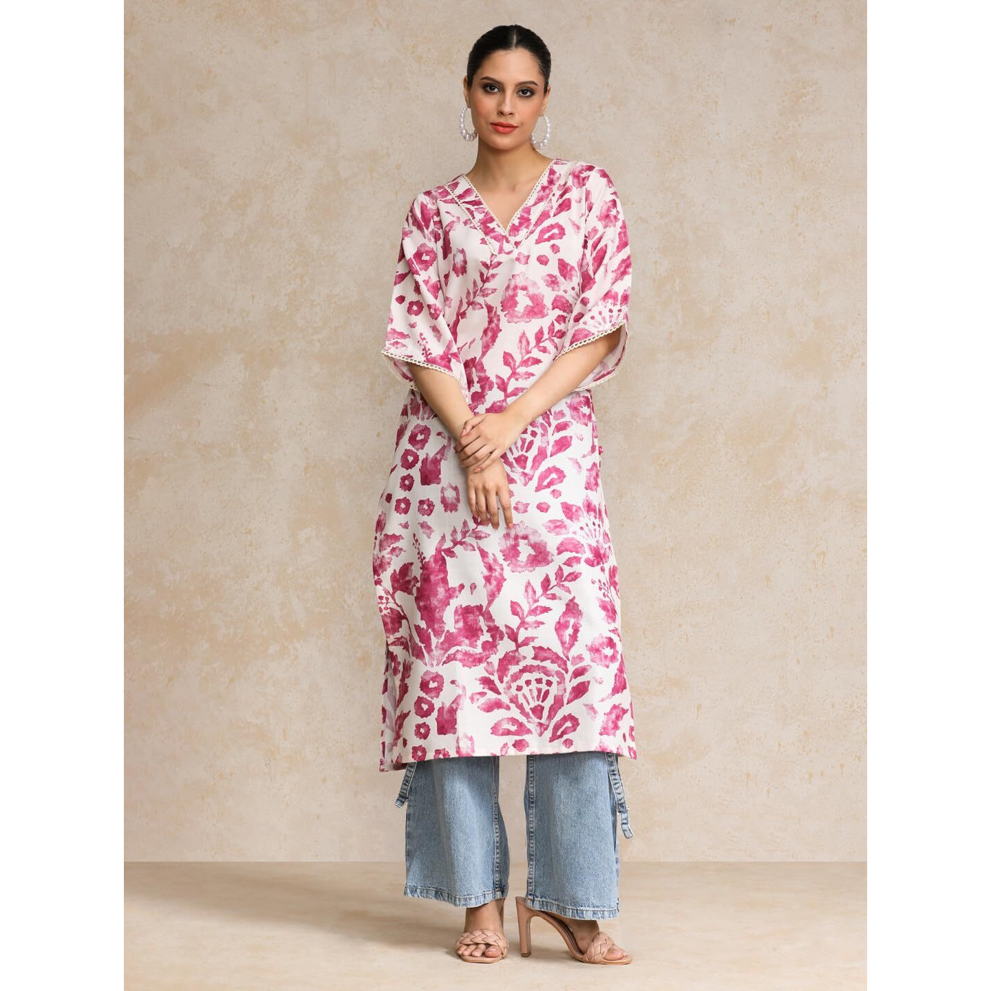 Varanga Abstract Printed V Neck Flared Sleeve Kurta White