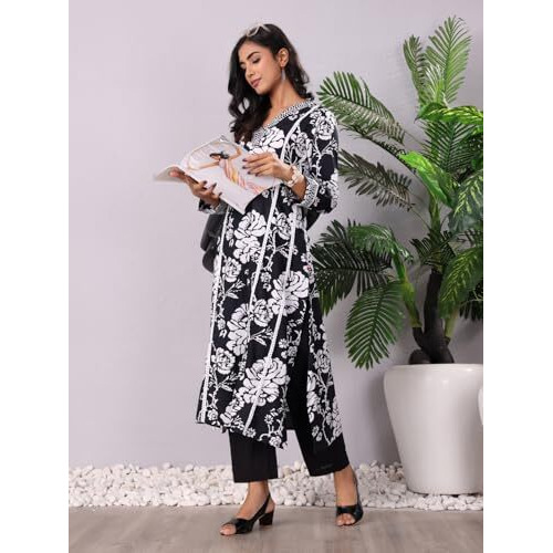 Varanga Women V Neck Bold Floral Printed With Trouser