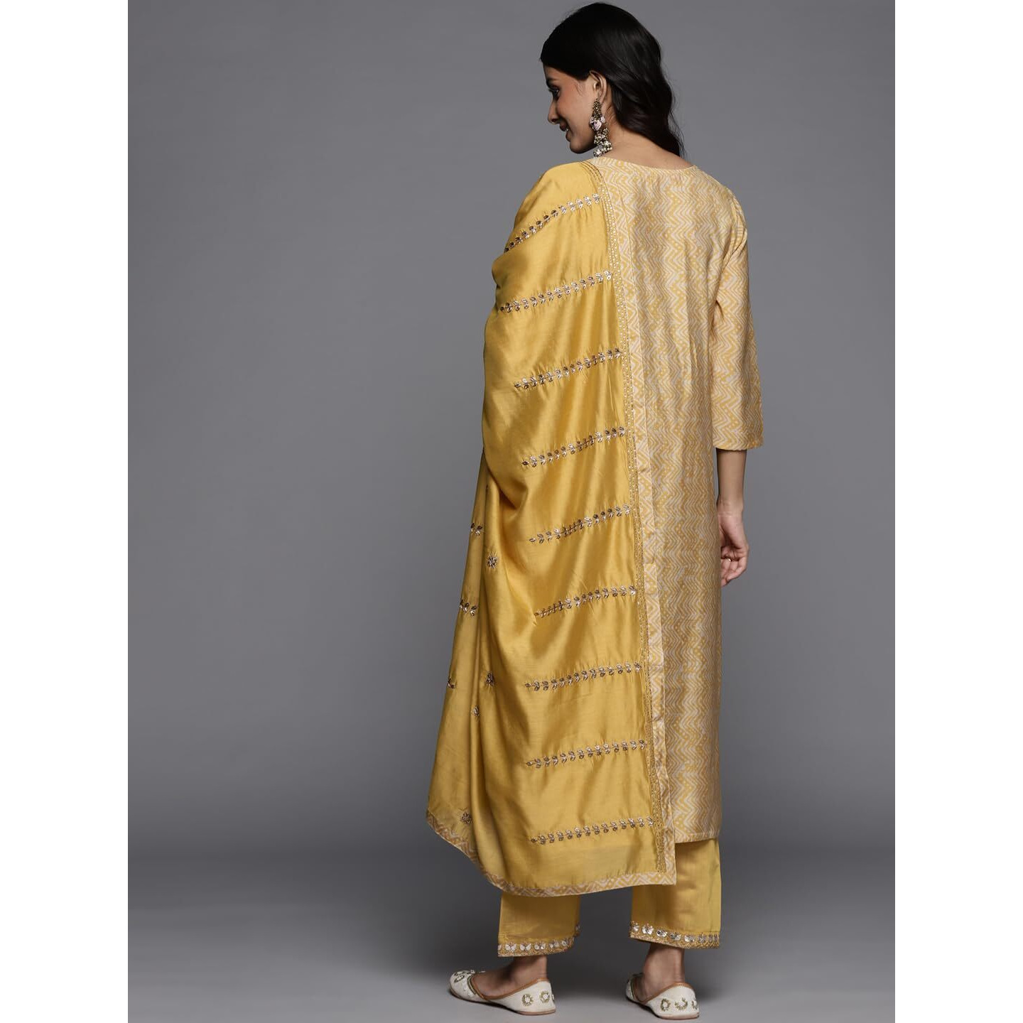 Varanga Digital Printed Embroidered Kurta With Straight Pant And Embroidered Dupatta