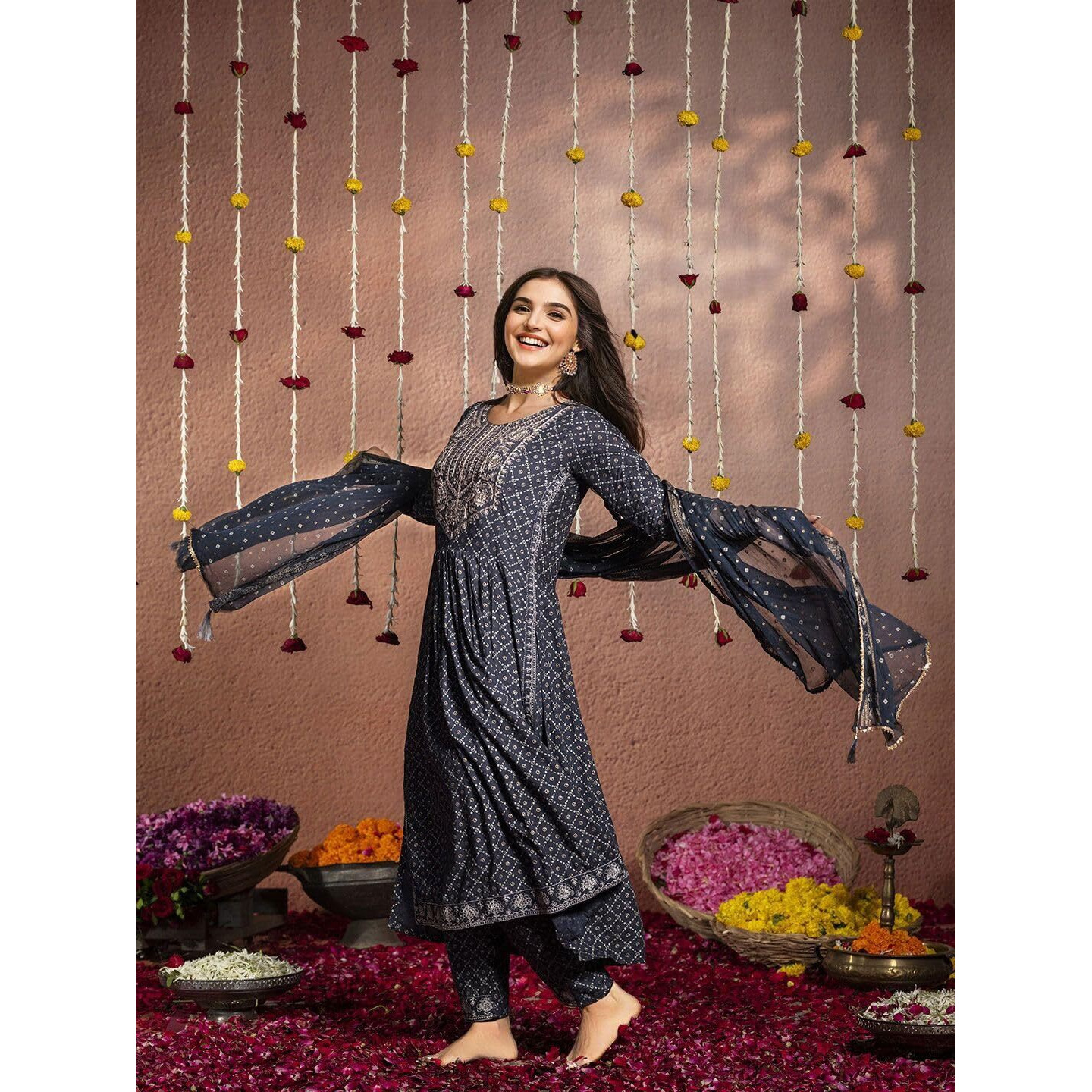 Ishin Women Ethnic Motifs Printed Kurta & Trousers With Dupatta