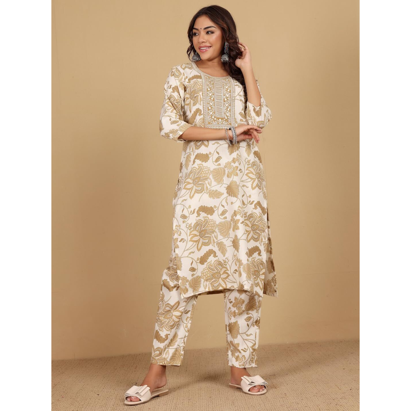 Varanga Women Round Neck Bold Print Co Ord Set