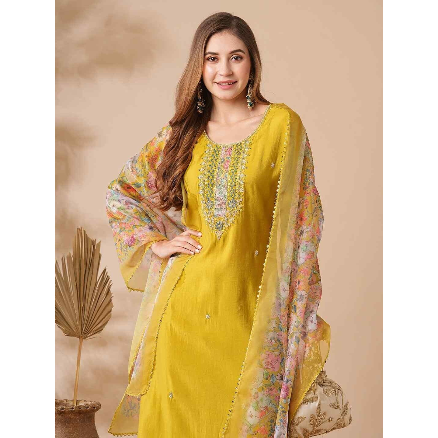 Shiv Textiles Women's Chanderi Silk Embroidered Kurta Pant Dupatta Set(Jda-Shree-Yellow-M)