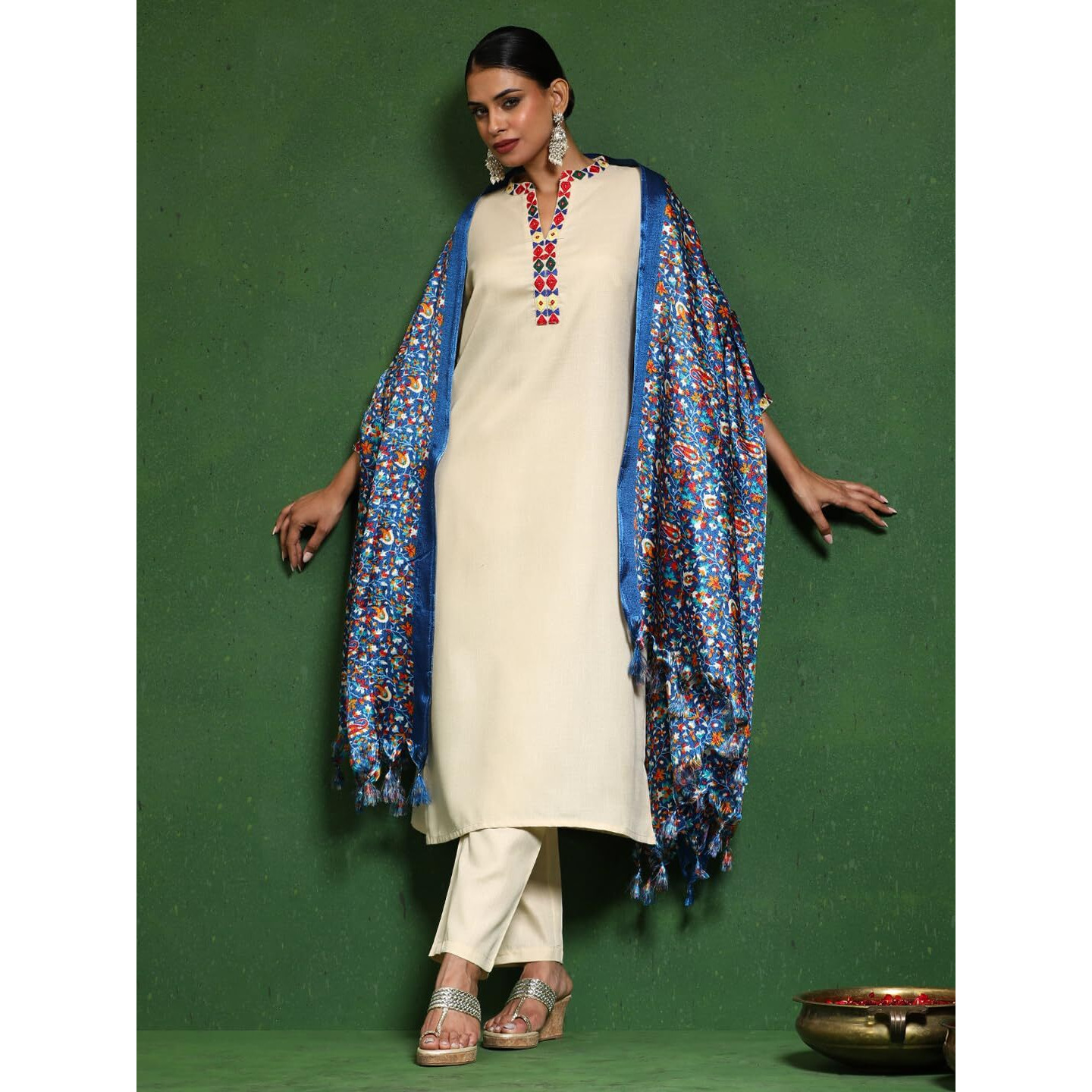 Varanga Women Mandarin Collar Kurta With Trouser And Printed Dupatta