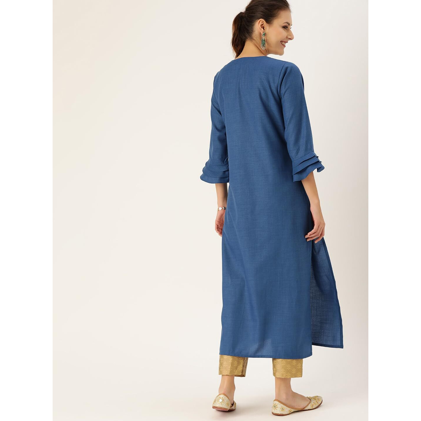 Varanga Women Blue & Multi Embroidered Straight Kurta