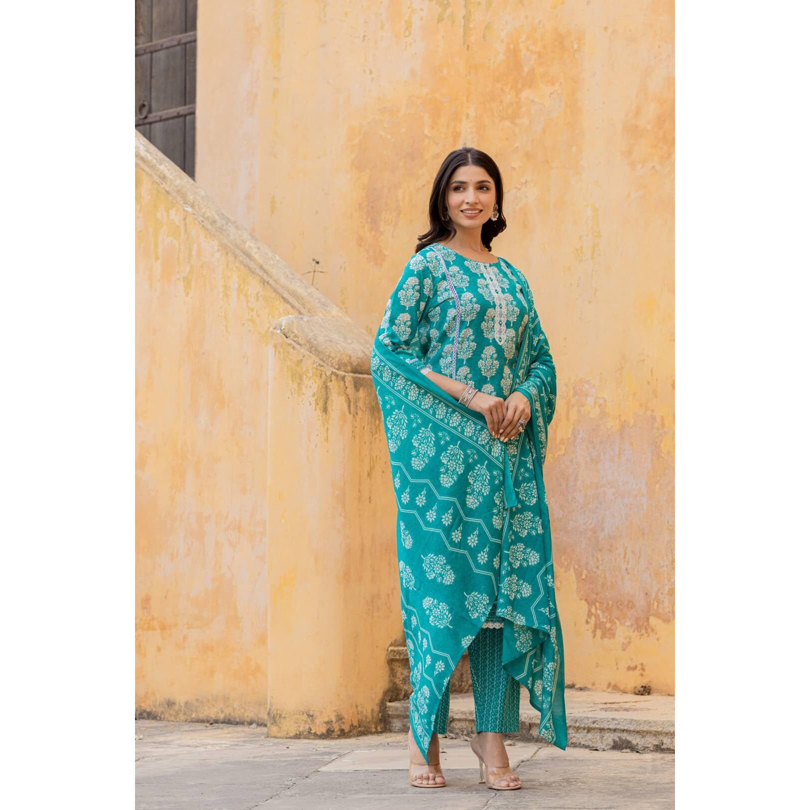 Varanga Women's Crepe Solid Regular Kurta Bottom Set