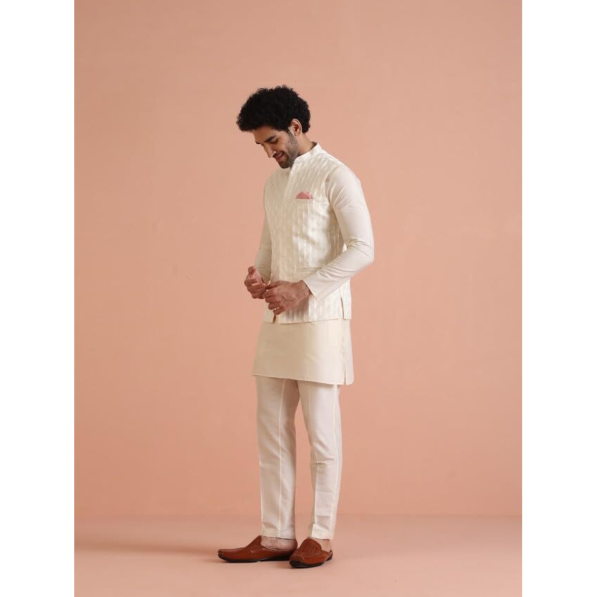 Kisah Men's Kurta Jacket Trouser Set, White Silk Blend, Jacquard Regular Fit Mandarin Collar Long Sleeves, 40