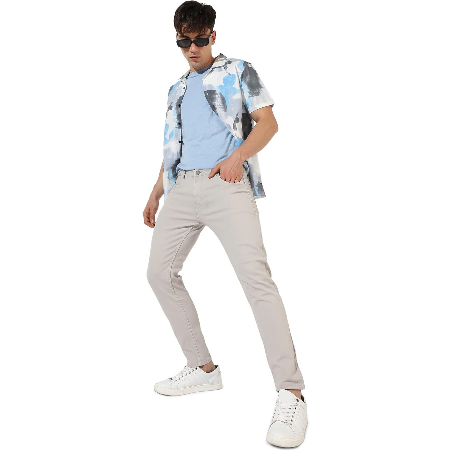 Campus Sutra Men's Classic Grey-Washed Solid Patterned Regular Fit Denim Jeans | Premium Mid-Rise Cotton Stretchable Crafted With Comfort Fit And High Performance For Everyday Wear