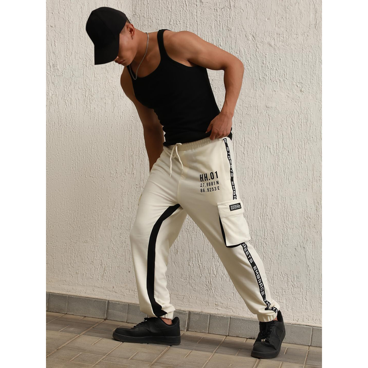 Hubberholme White Cotton Regular Fit Mid-Rise Trousers