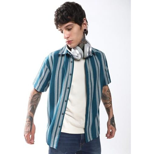 Hubberholme Men Striped Oversized Spread Collar Short Sleeve Casual Shirt