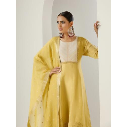 Ishin Ethnic Emrboidered Yoke Design Anarkali Kurta With Pants And Dupatta