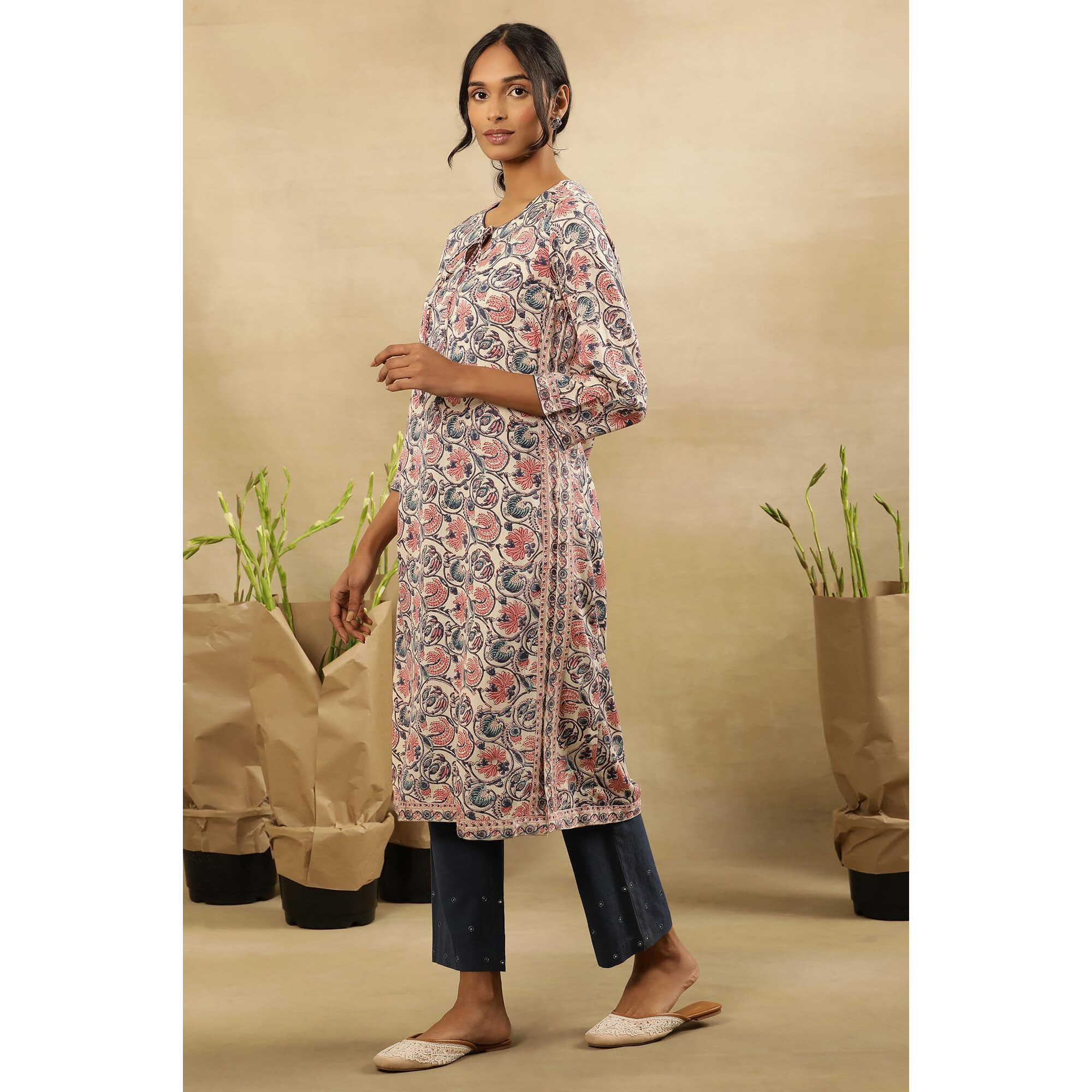 Folksong By W Women Off White Floral Print Viscose Straight Kurta_24Maf11700-910965_S
