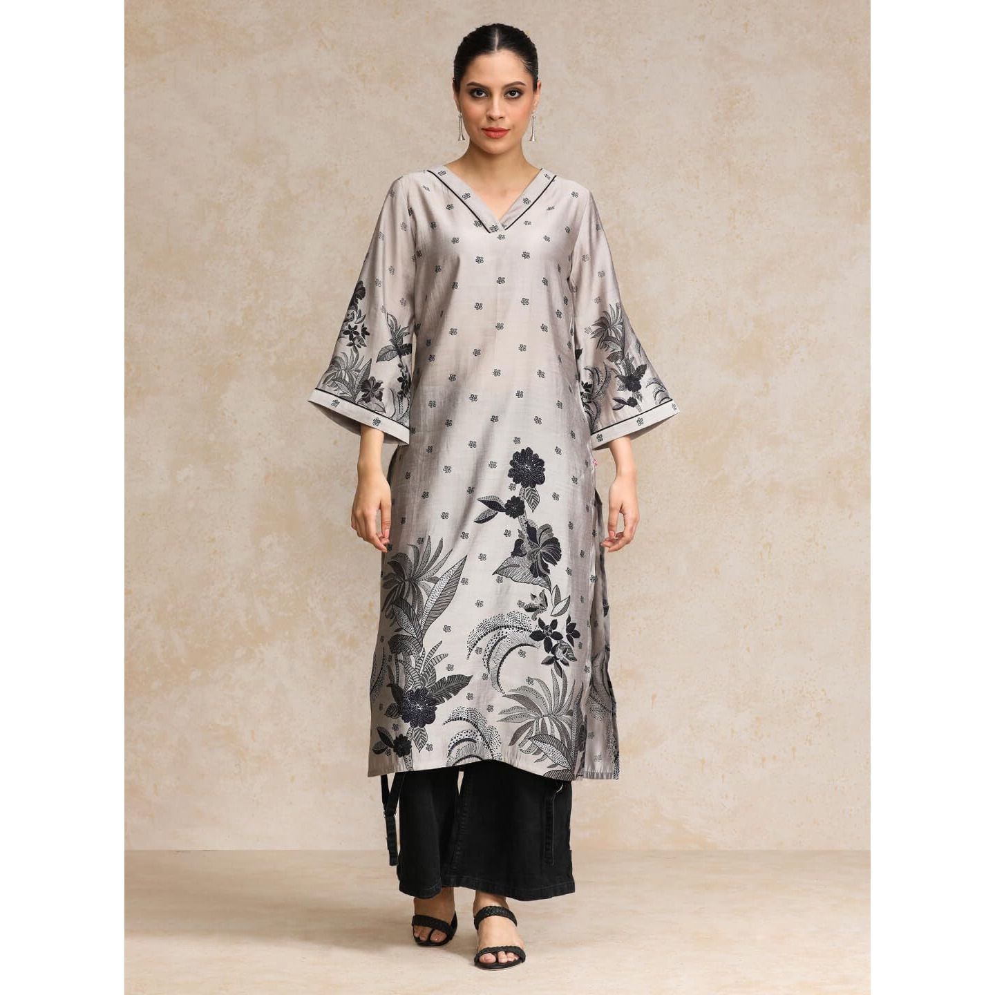 Varanga Bold Placement Floral Printed V Neck Kurta Grey